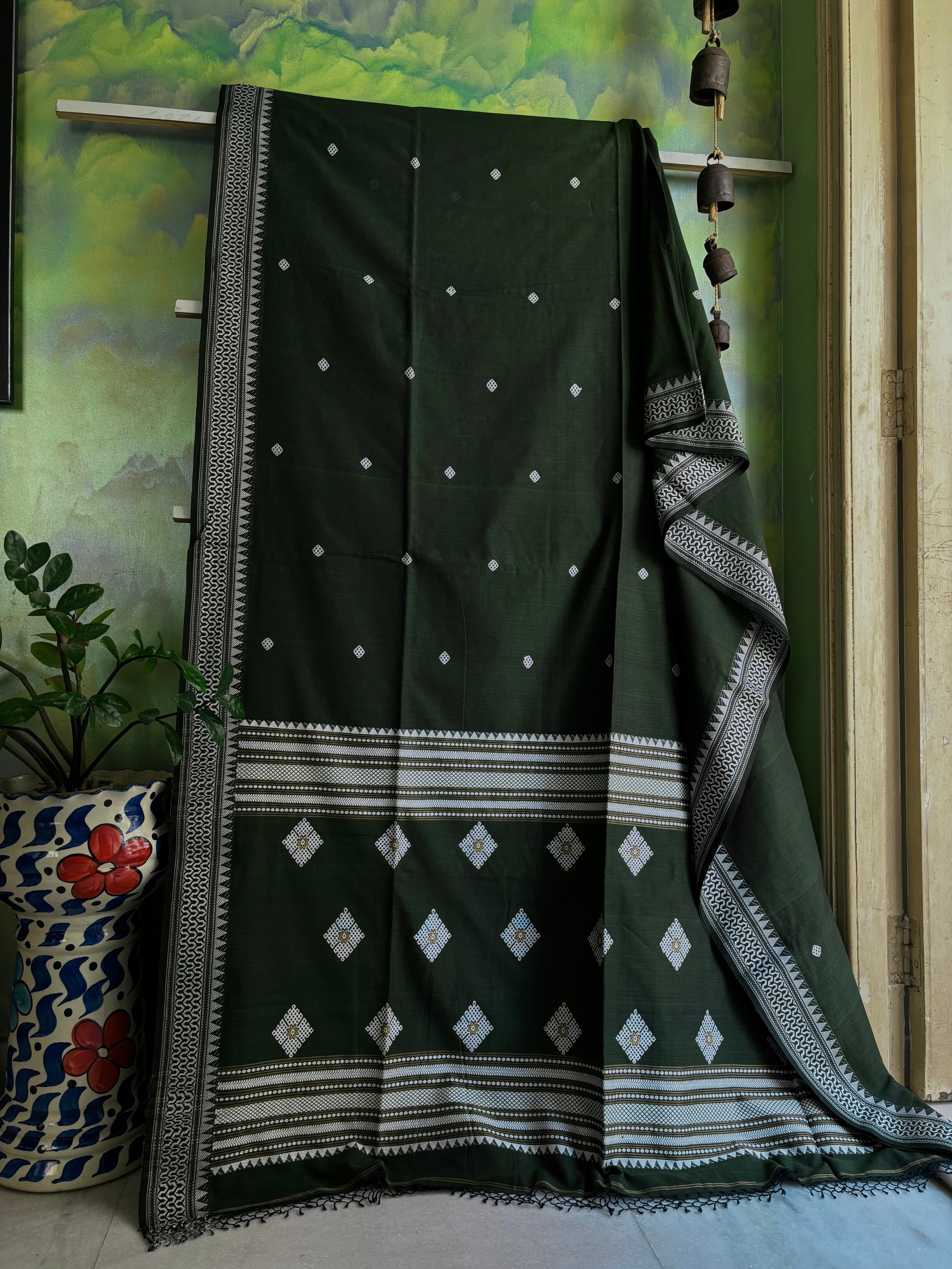 Handwoven Bottle Green Phulia Cotton Saree