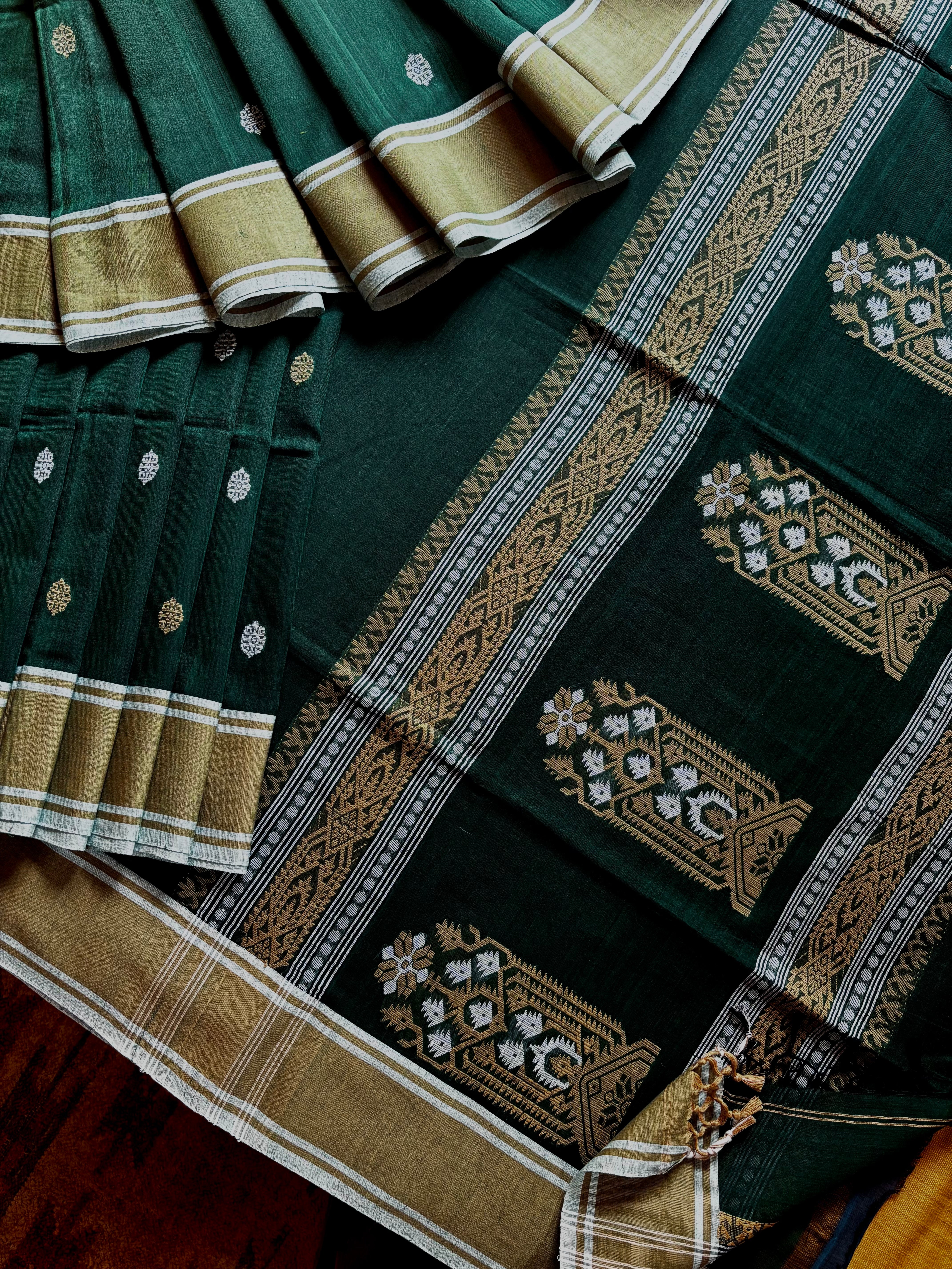 Handwoven Green Colour Cotton Jamdani Saree