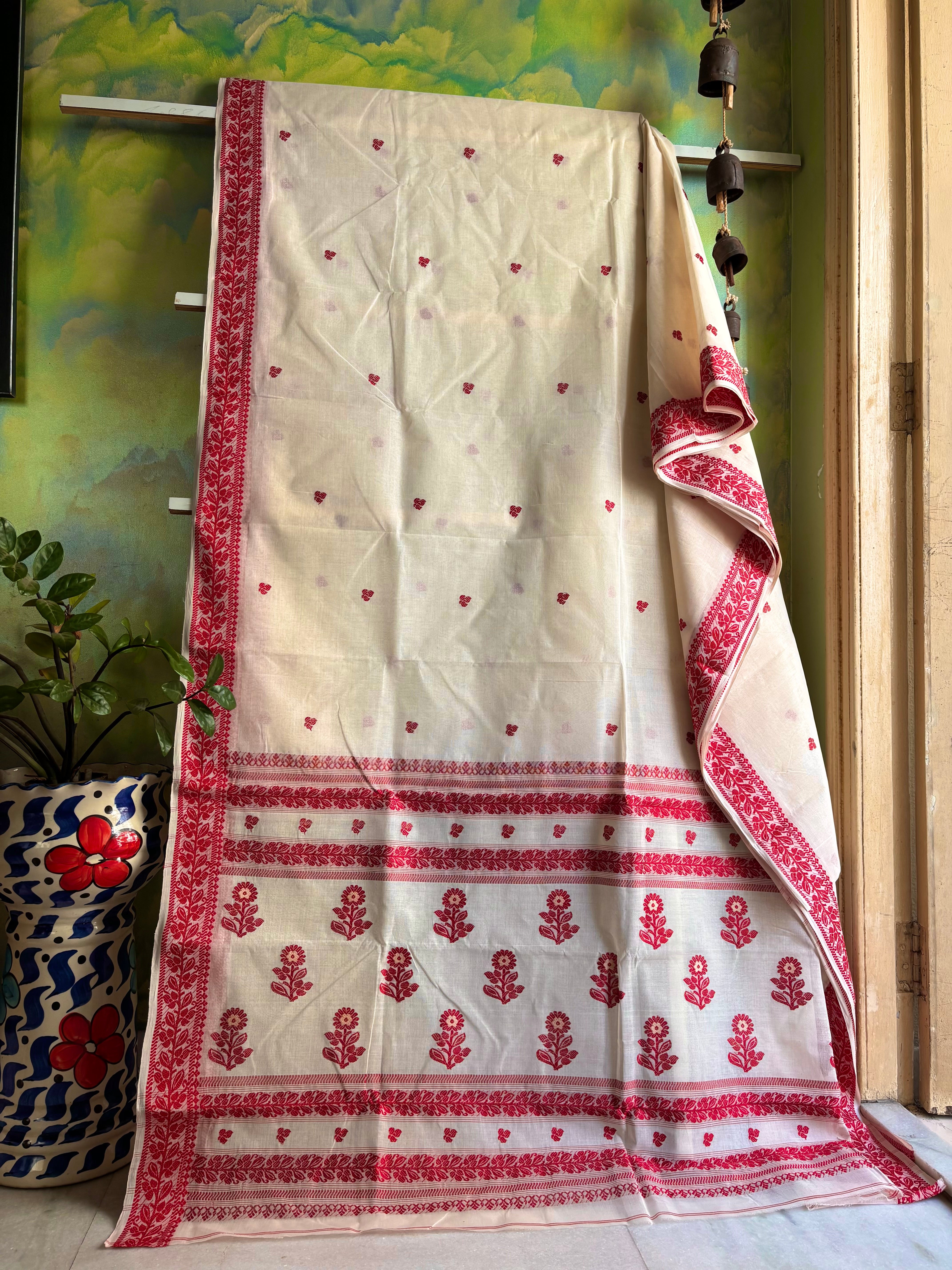 Handwoven Offwhite Red Tangail Cotton Saree