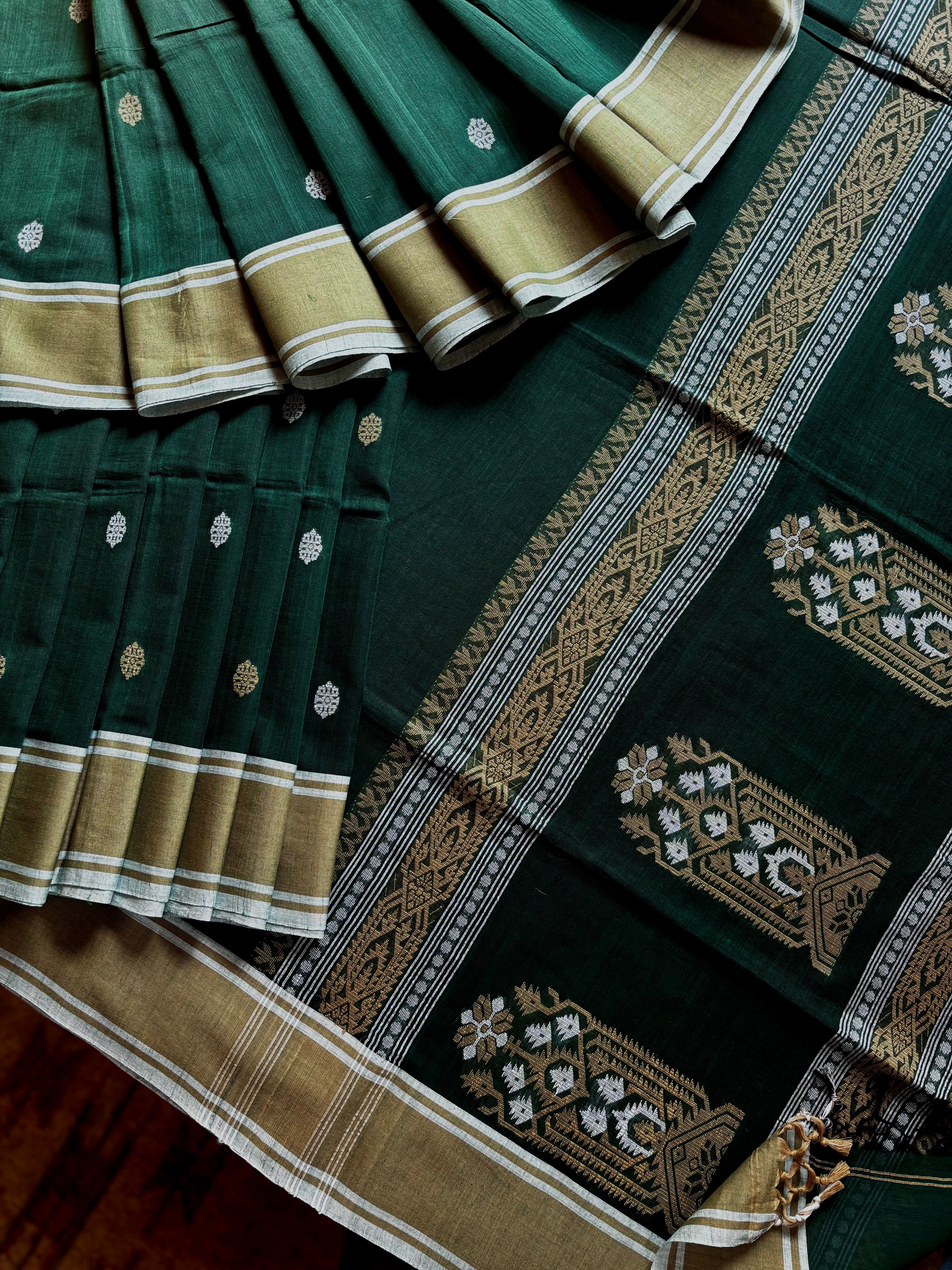 Handwoven Green Colour Cotton Jamdani Saree