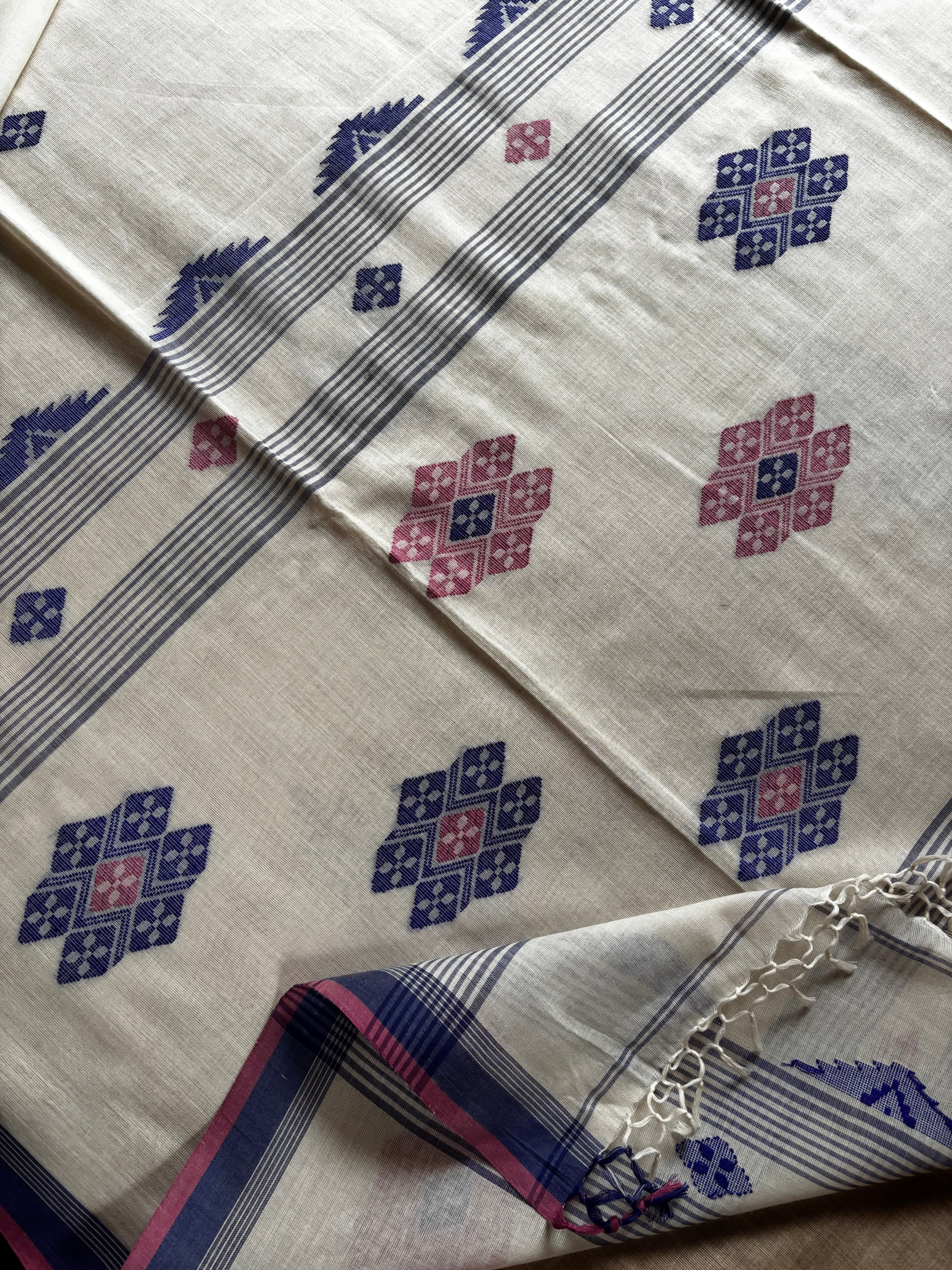 Handwoven Cream Colour Cotton Jamdani Saree