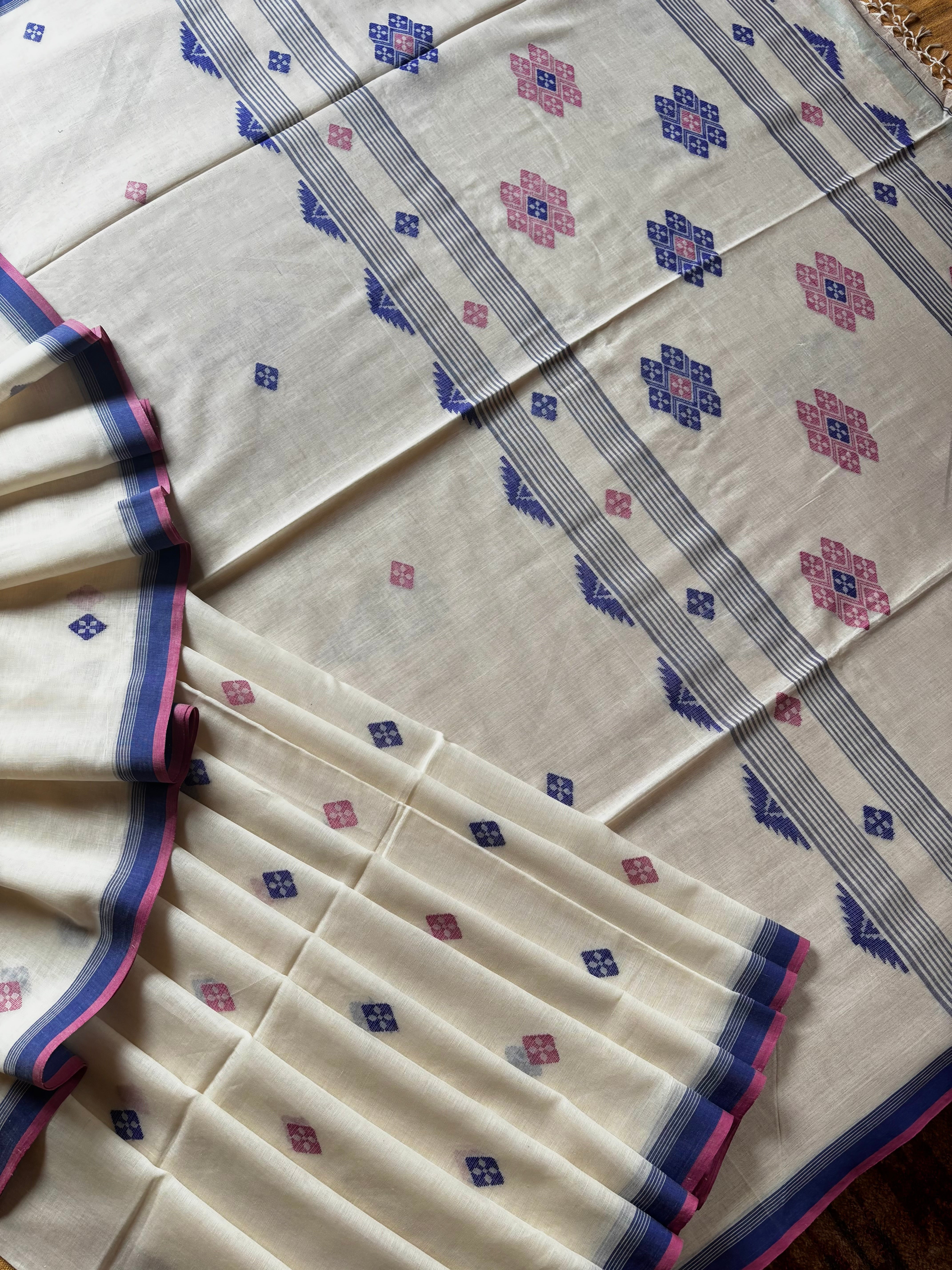 Handwoven Cream Colour Cotton Jamdani Saree