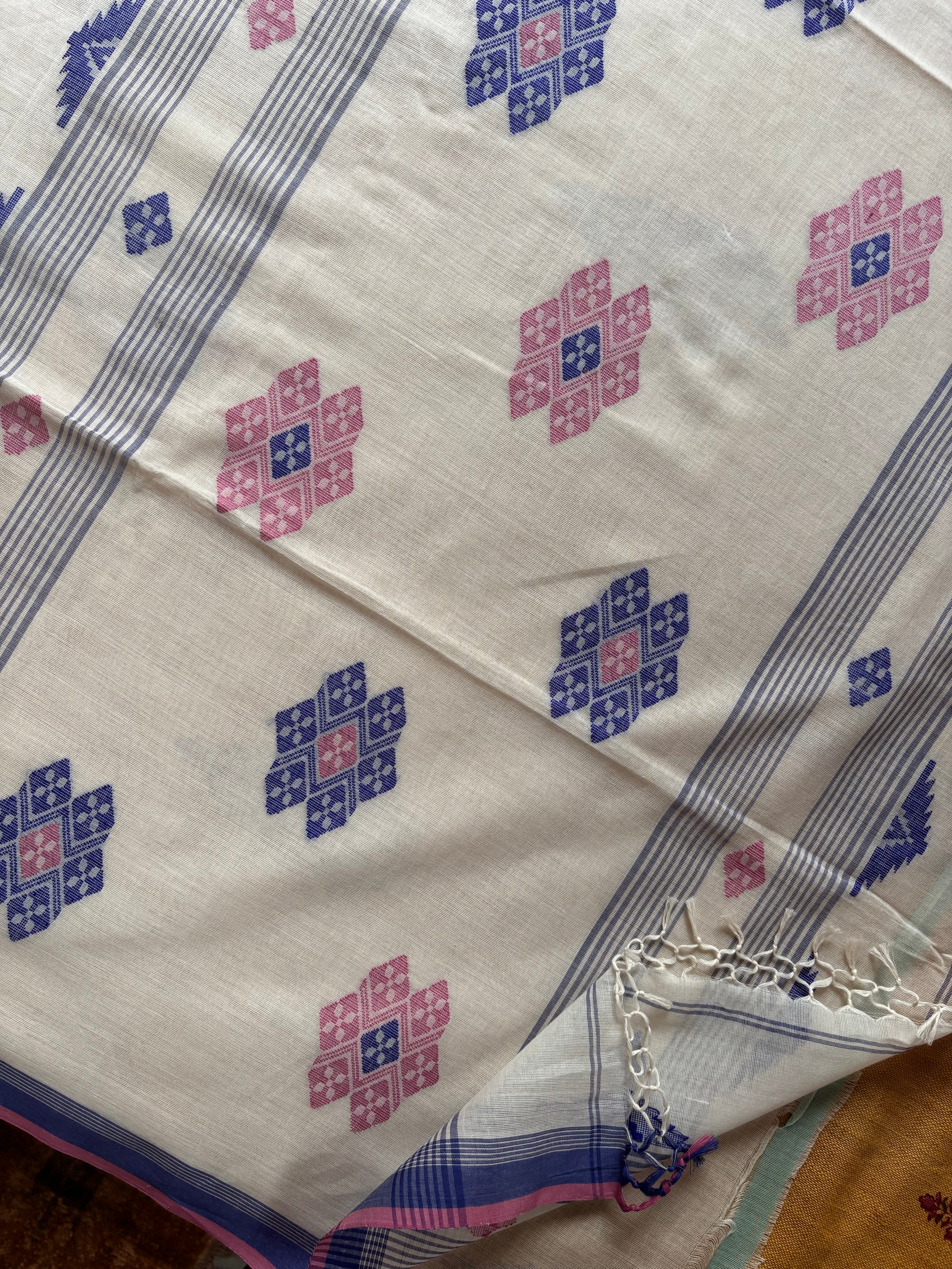 Handwoven Cream Colour Cotton Jamdani Saree