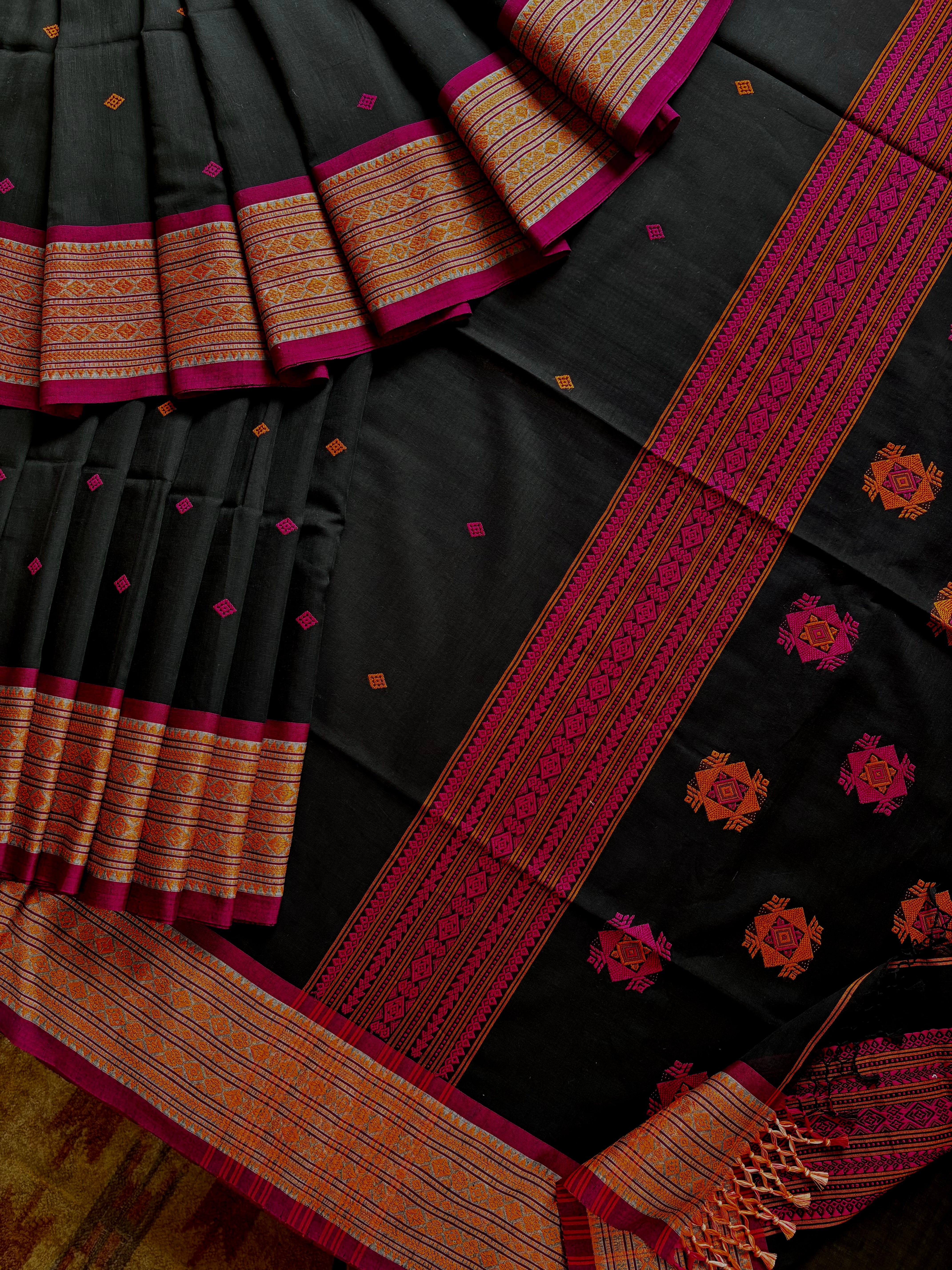 Handwoven Black Colour Phulia Cotton Saree