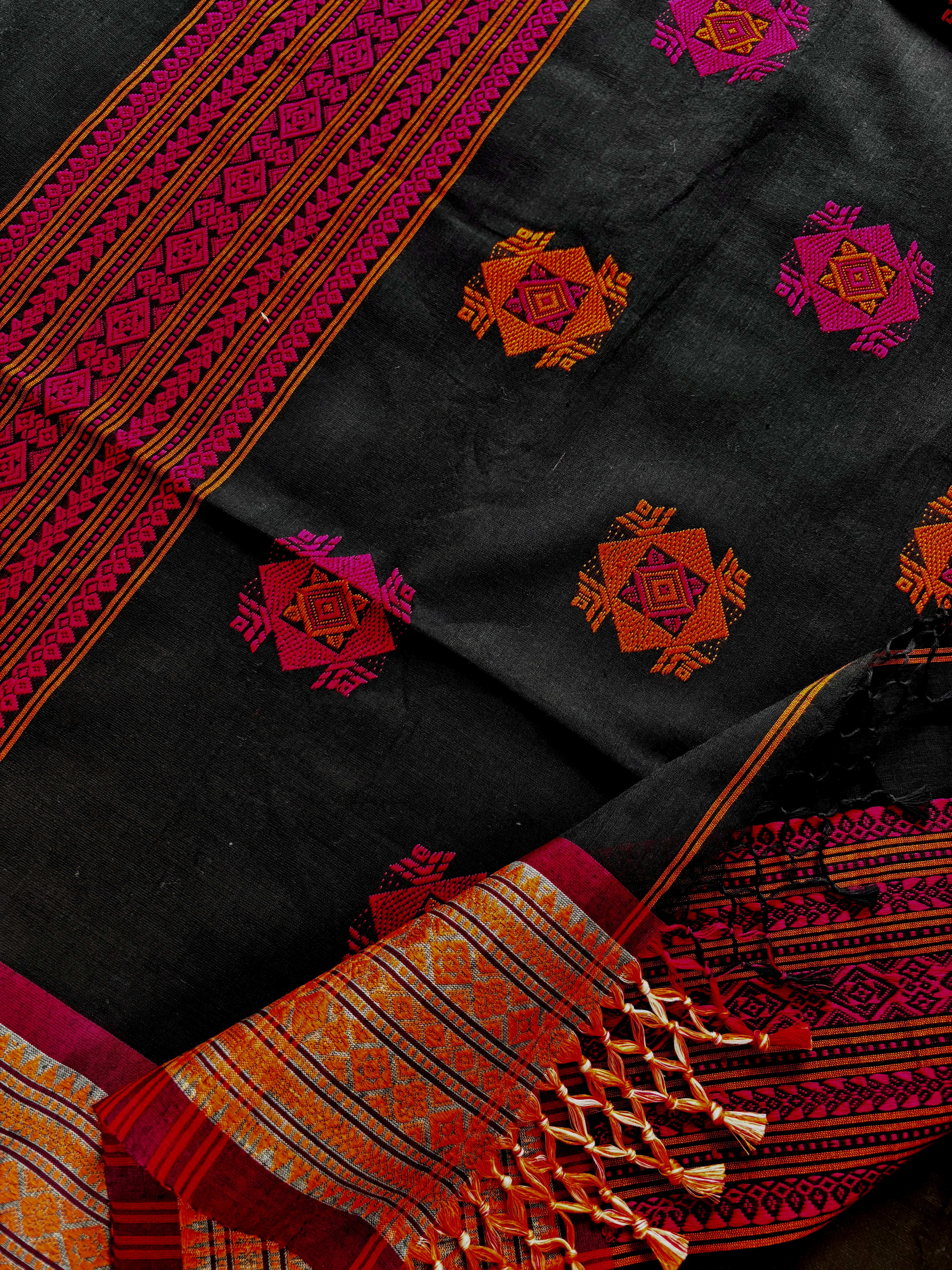 Handwoven Black Colour Phulia Cotton Saree