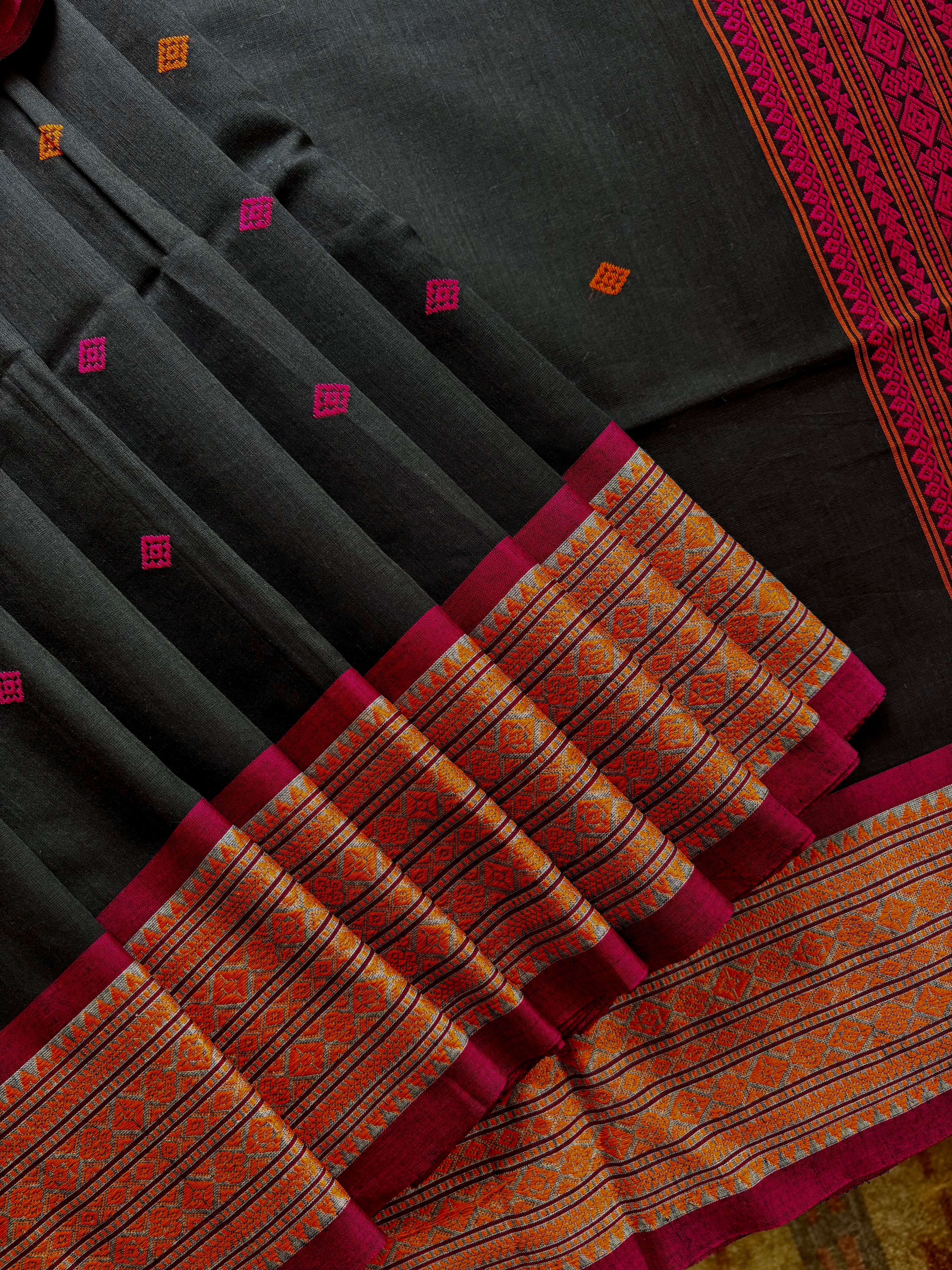 Handwoven Black Colour Phulia Cotton Saree
