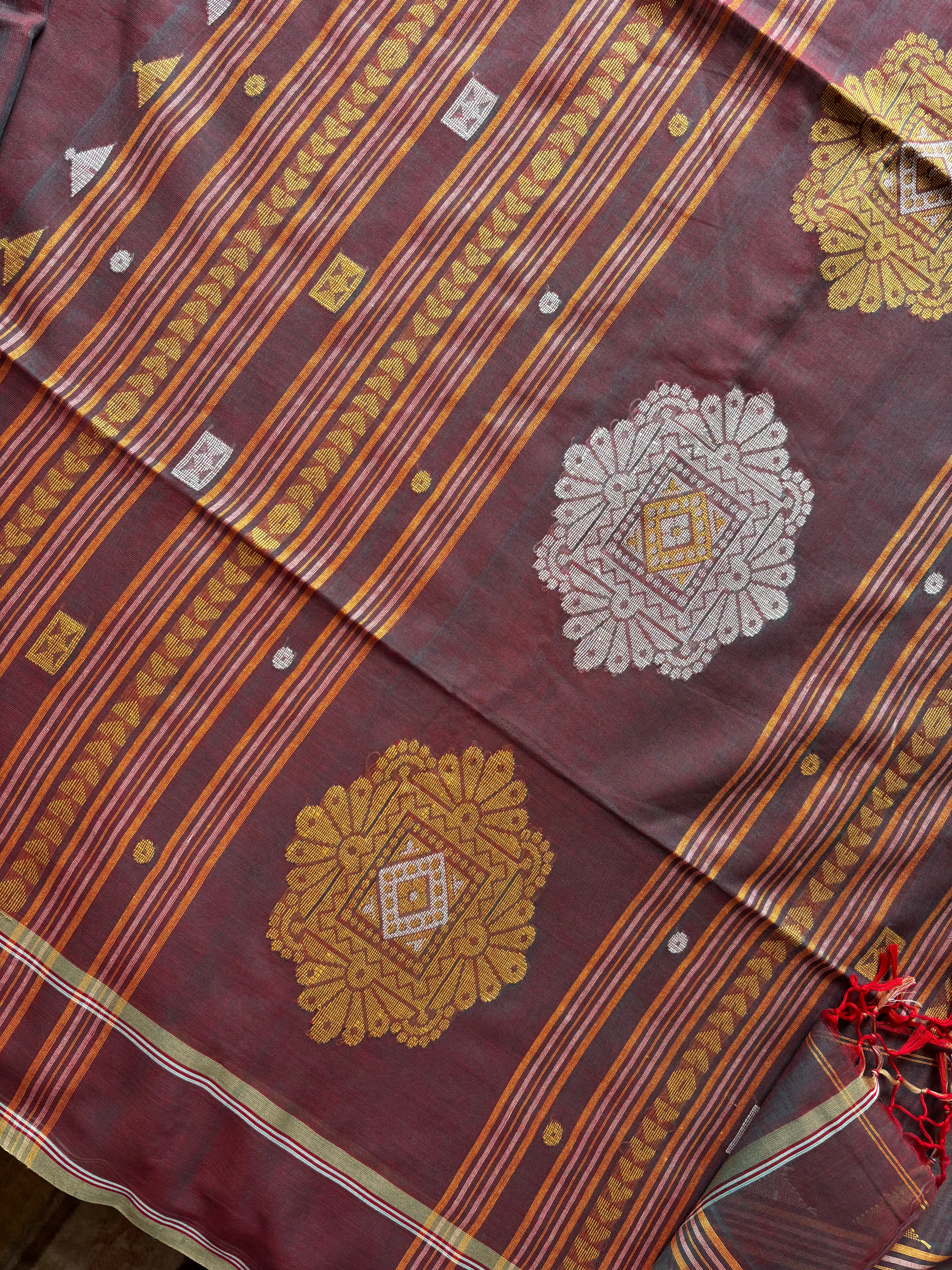 Handwoven Red Rama Green Dual Toned Cotton Jamdani Saree