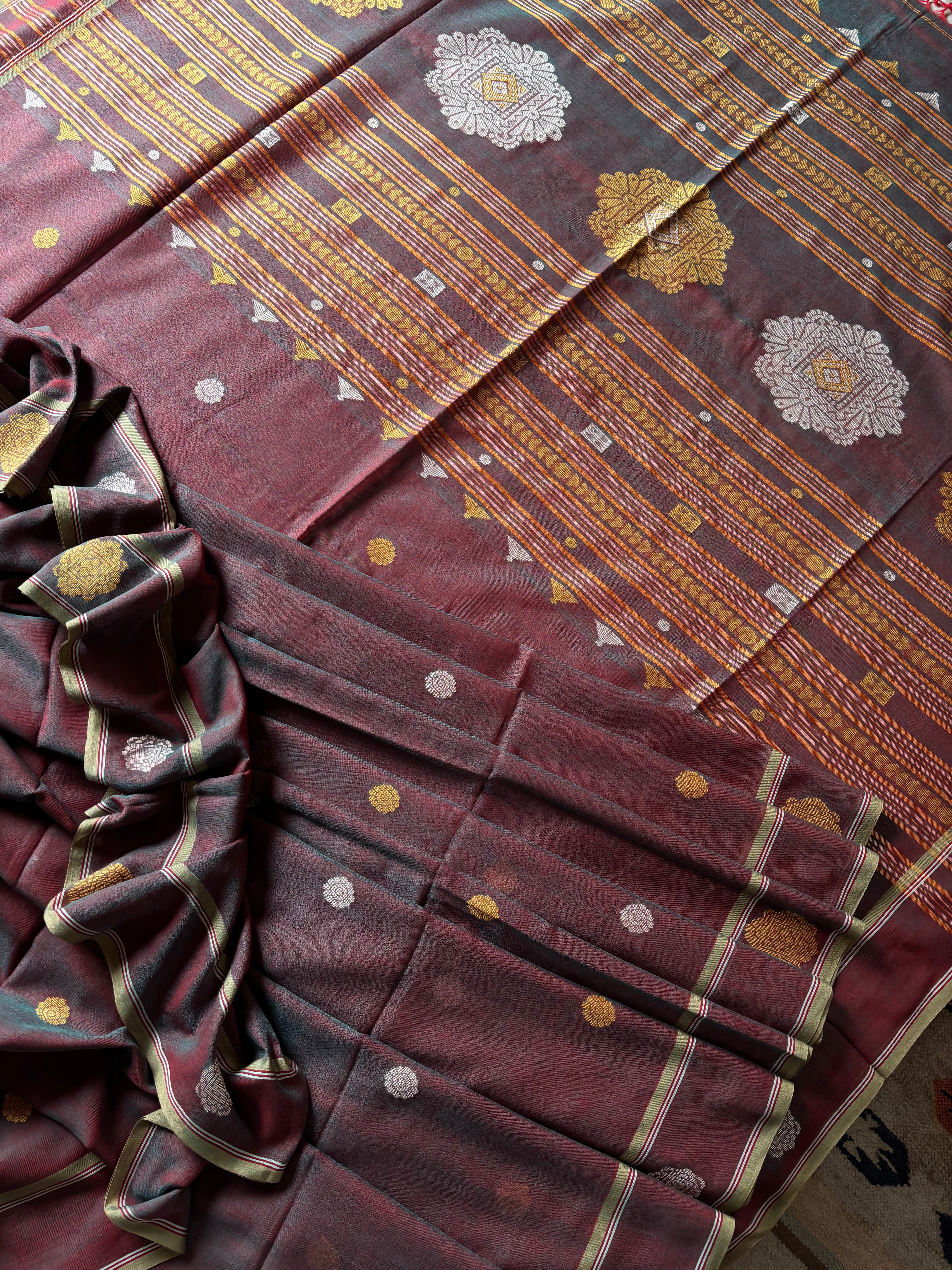 Handwoven Red Rama Green Dual Toned Cotton Jamdani Saree