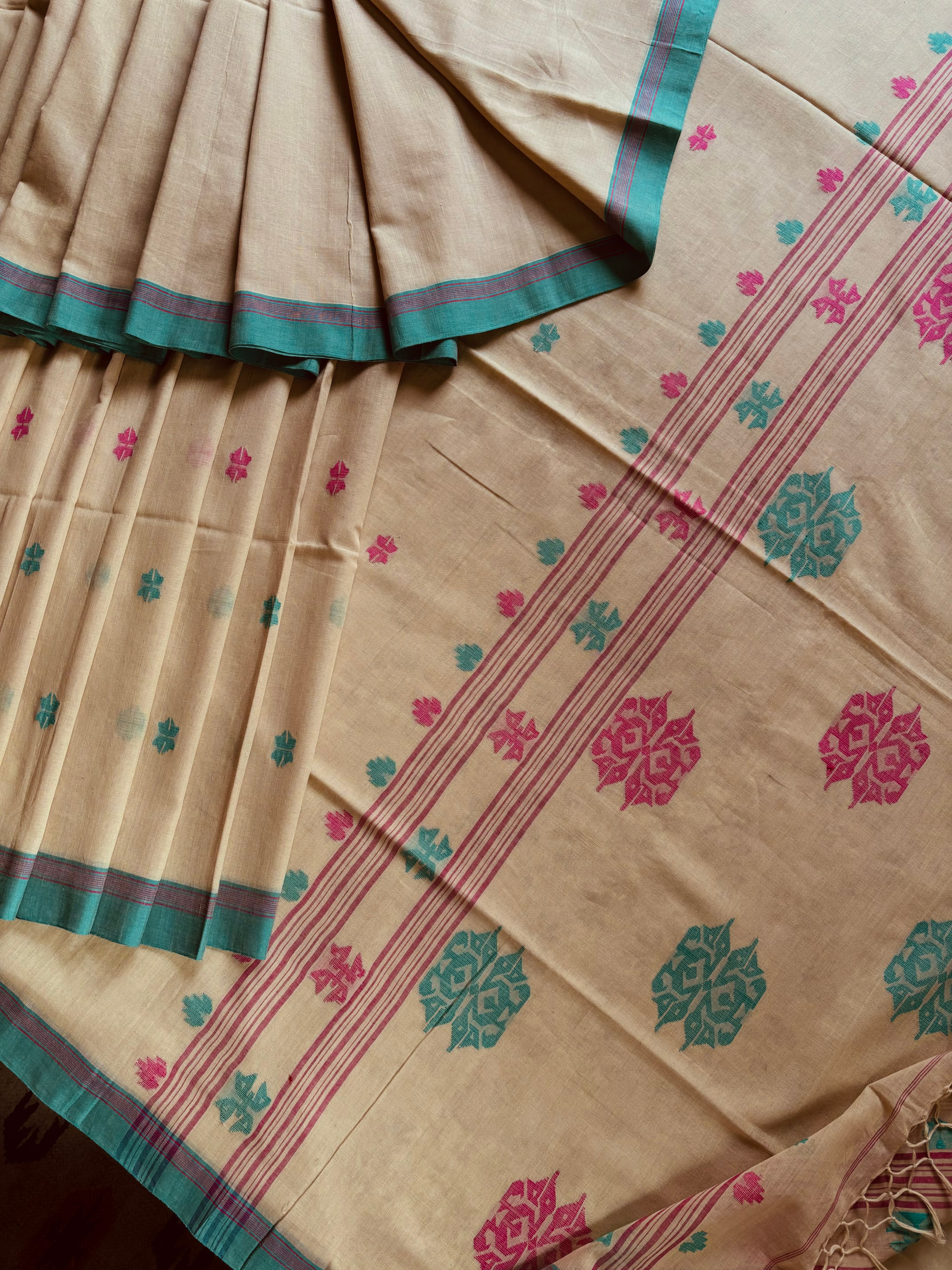 Handwoven Beige Colour Cotton Jamdani Saree