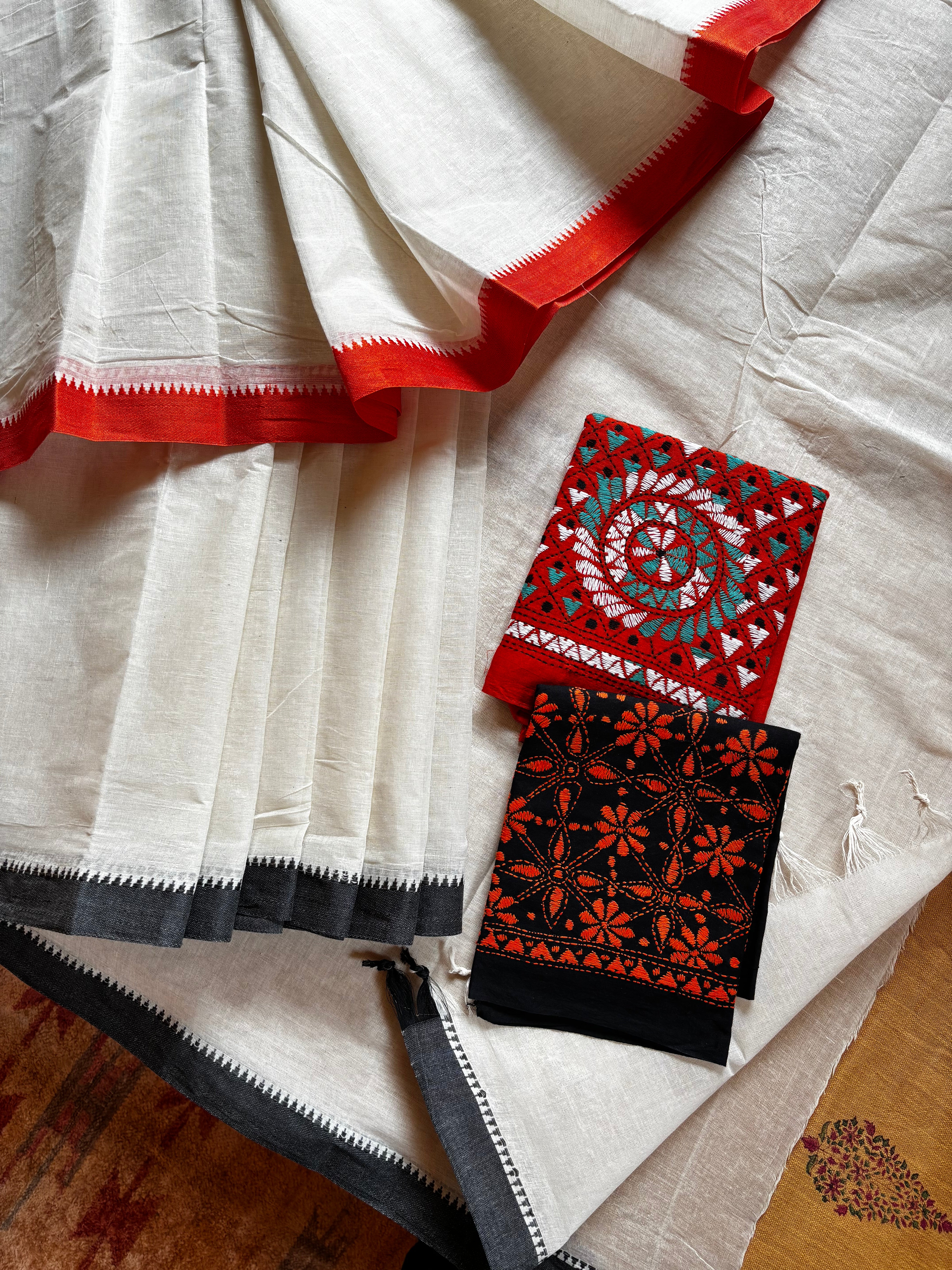 Handwoven Cotton Dhonekhali Saree