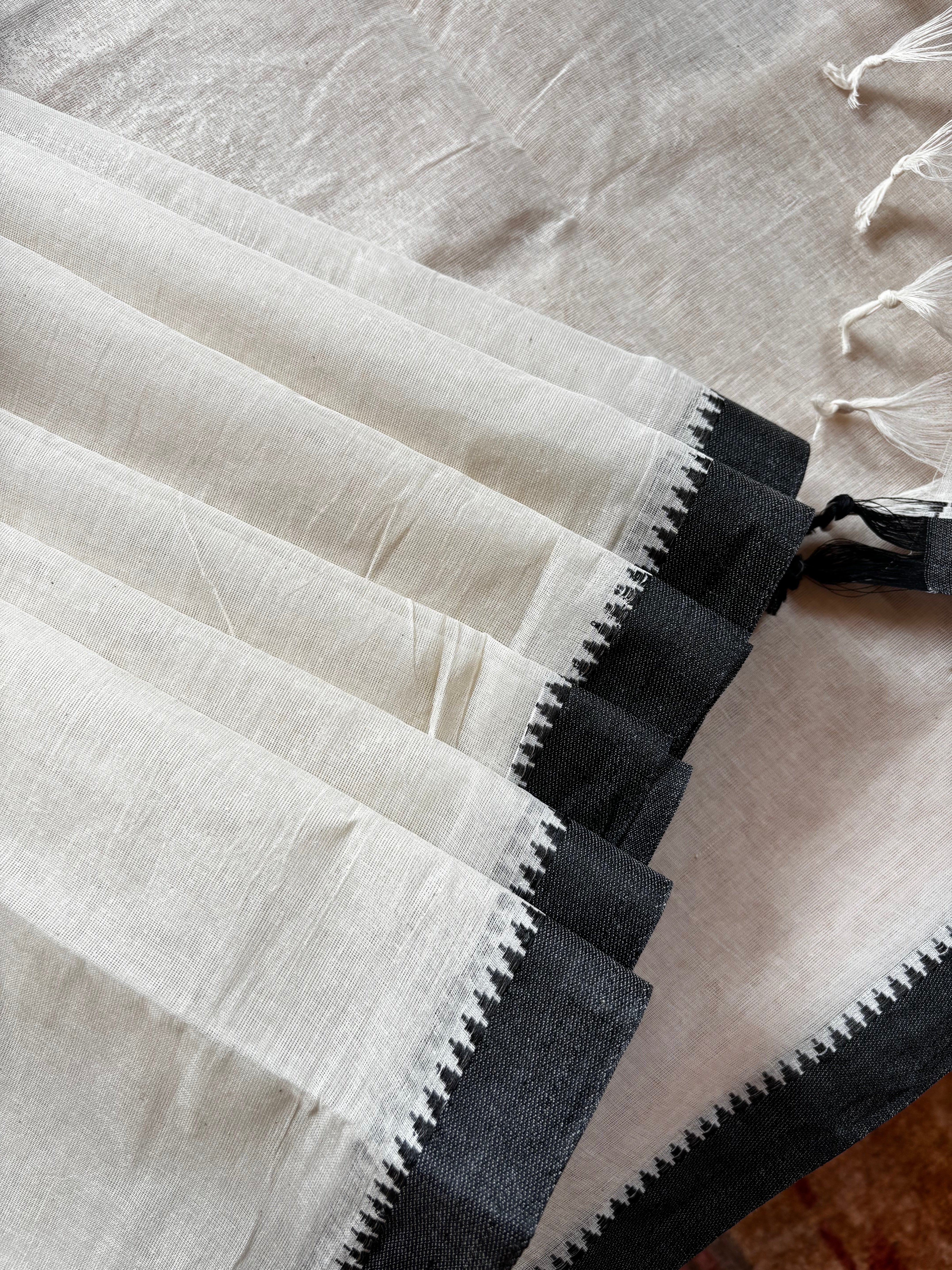 Handwoven Cotton Dhonekhali Saree