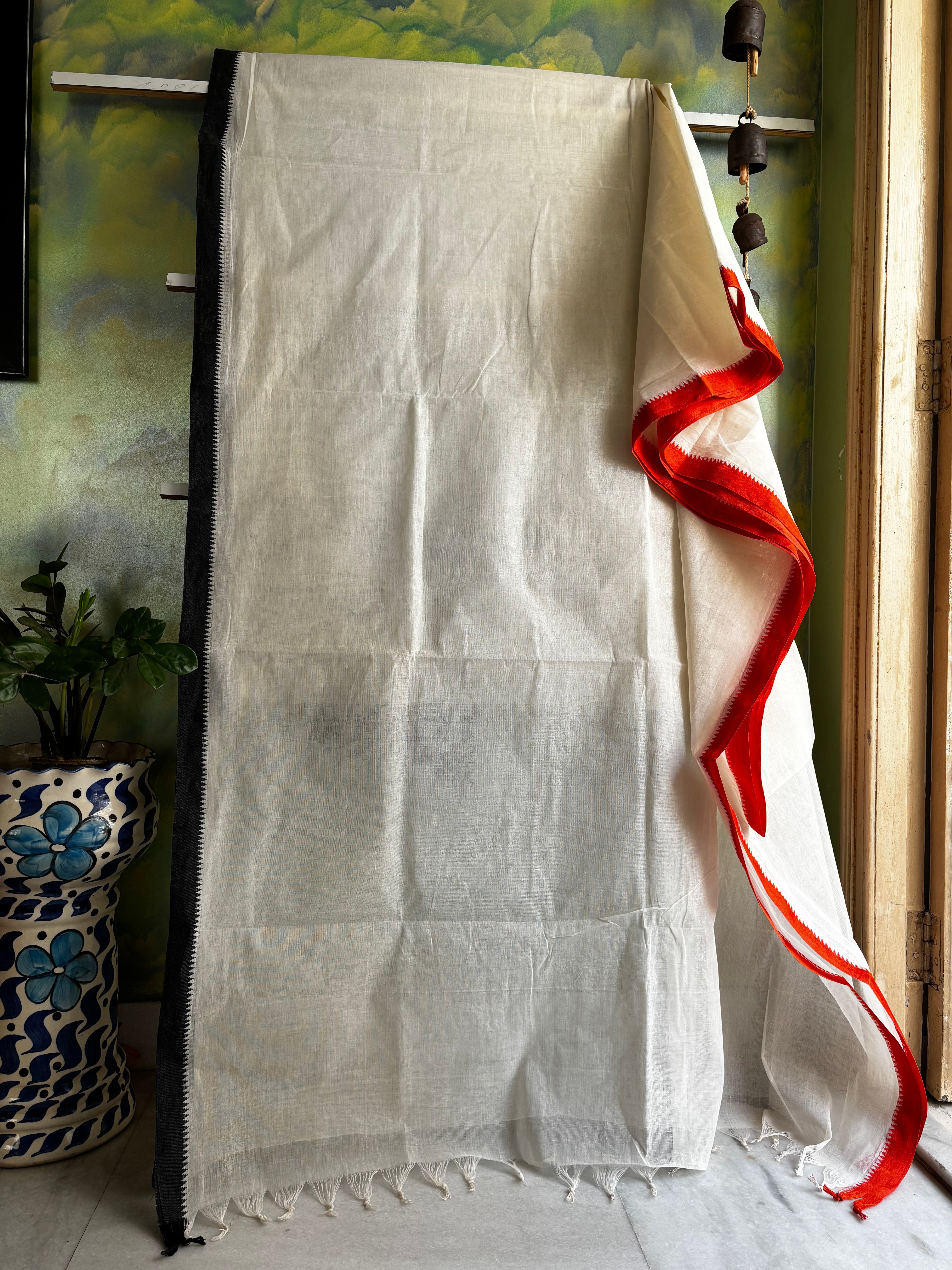 Handwoven Cotton Dhonekhali Saree