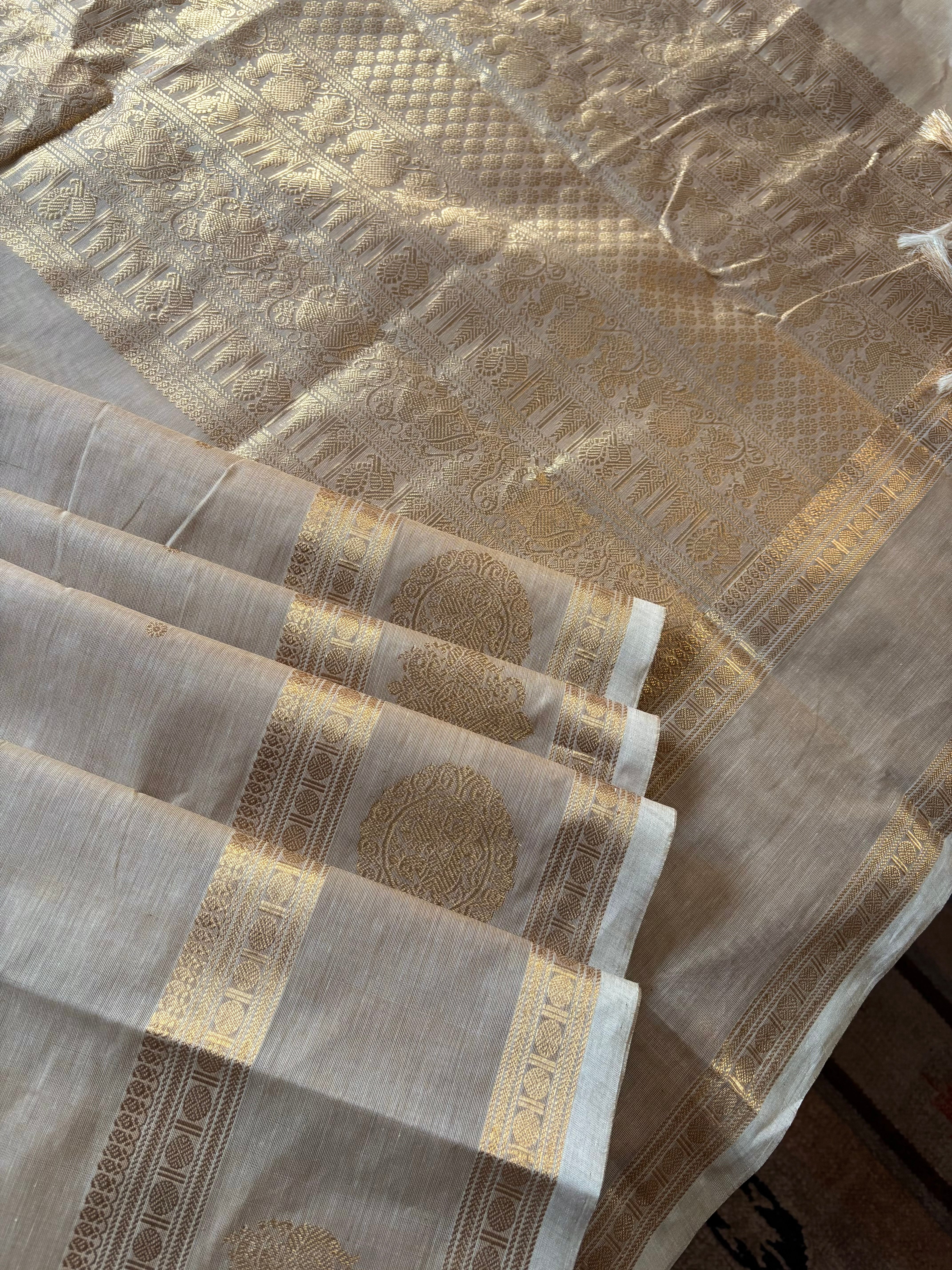 Handwoven Light Beige Cotton Kanchipuram Saree