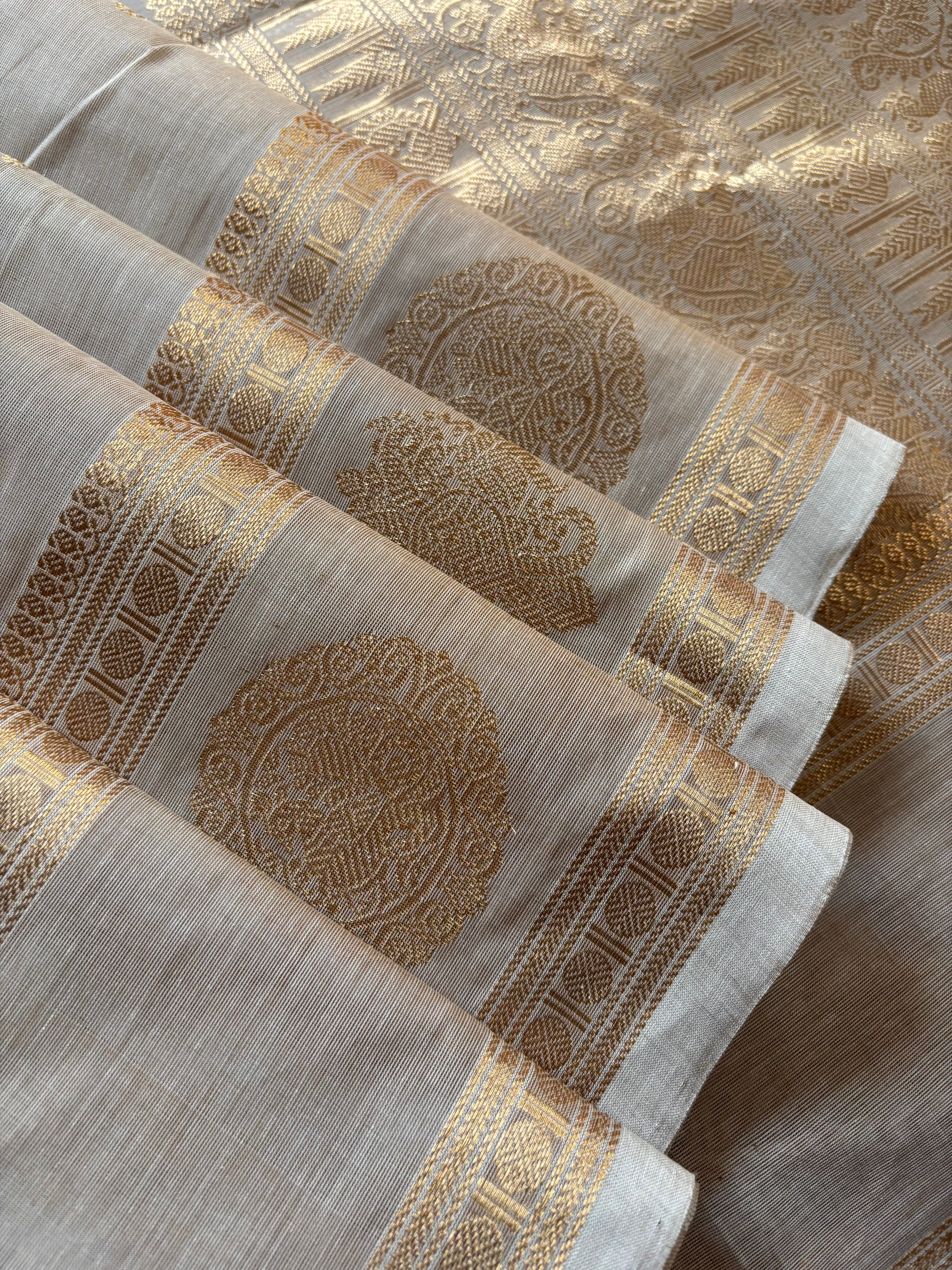 Handwoven Light Beige Cotton Kanchipuram Saree