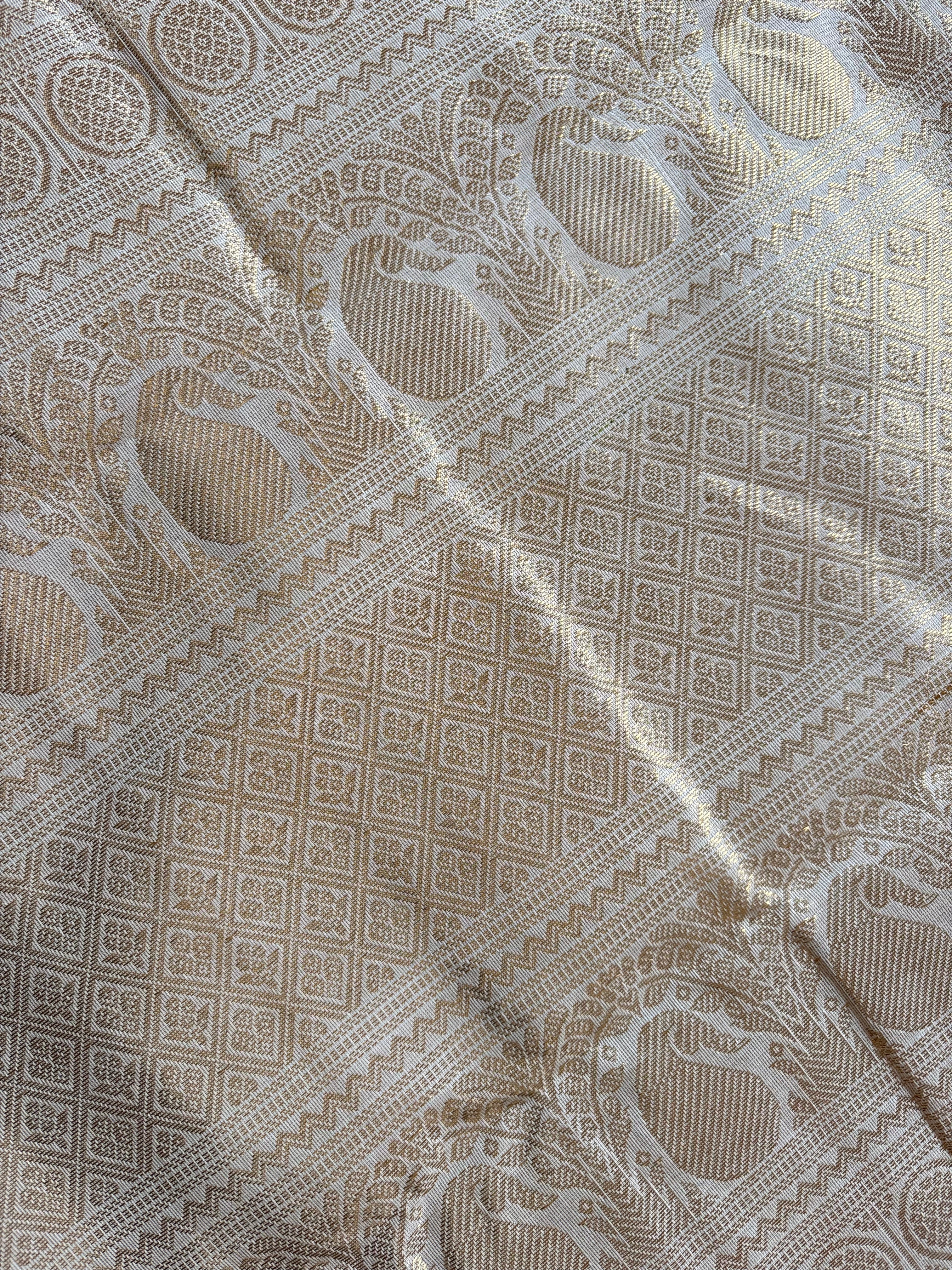 Handwoven Offwhite Gold Cotton Kanchipuram Saree