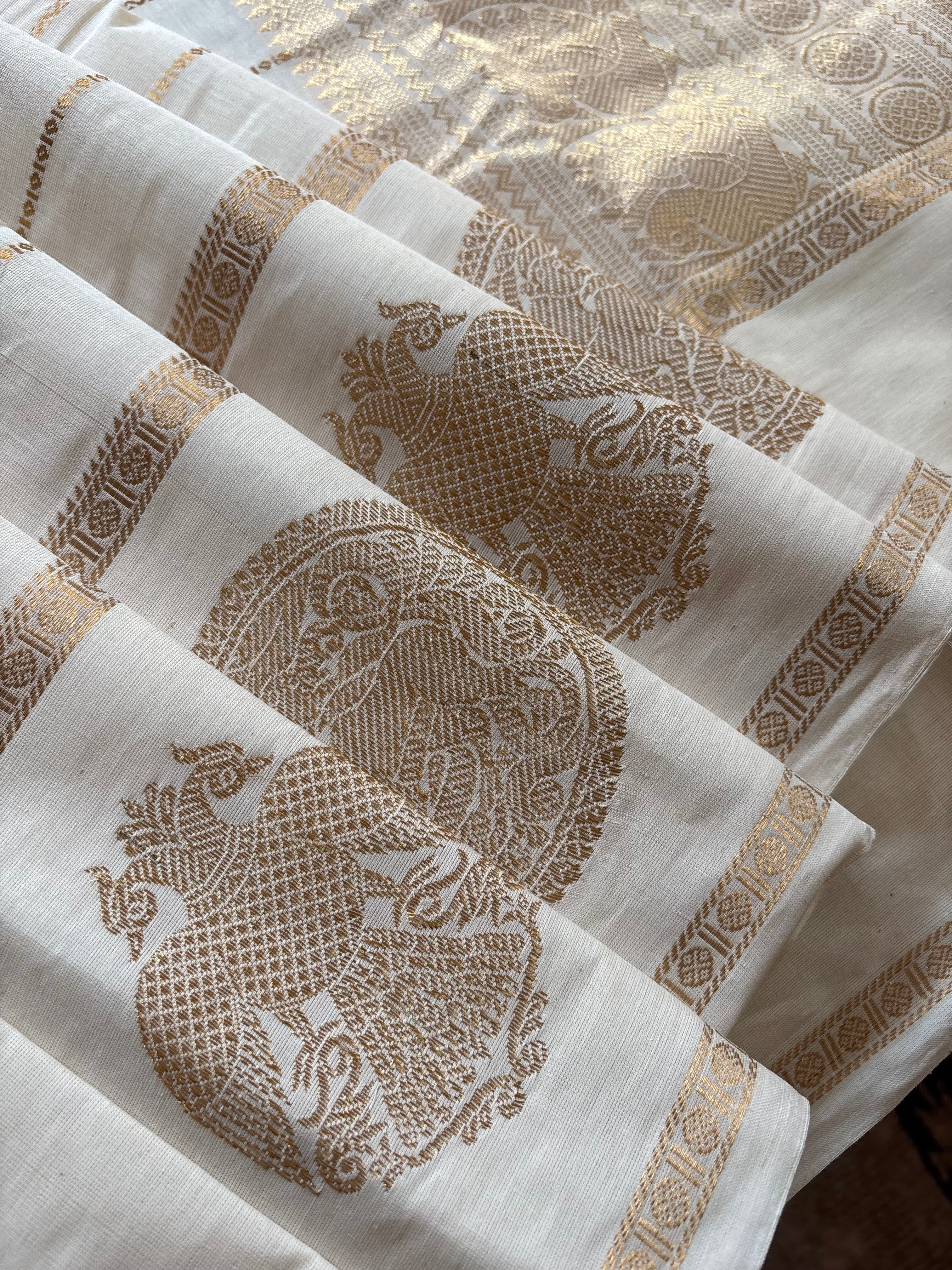Handwoven Offwhite Gold Cotton Kanchipuram Saree