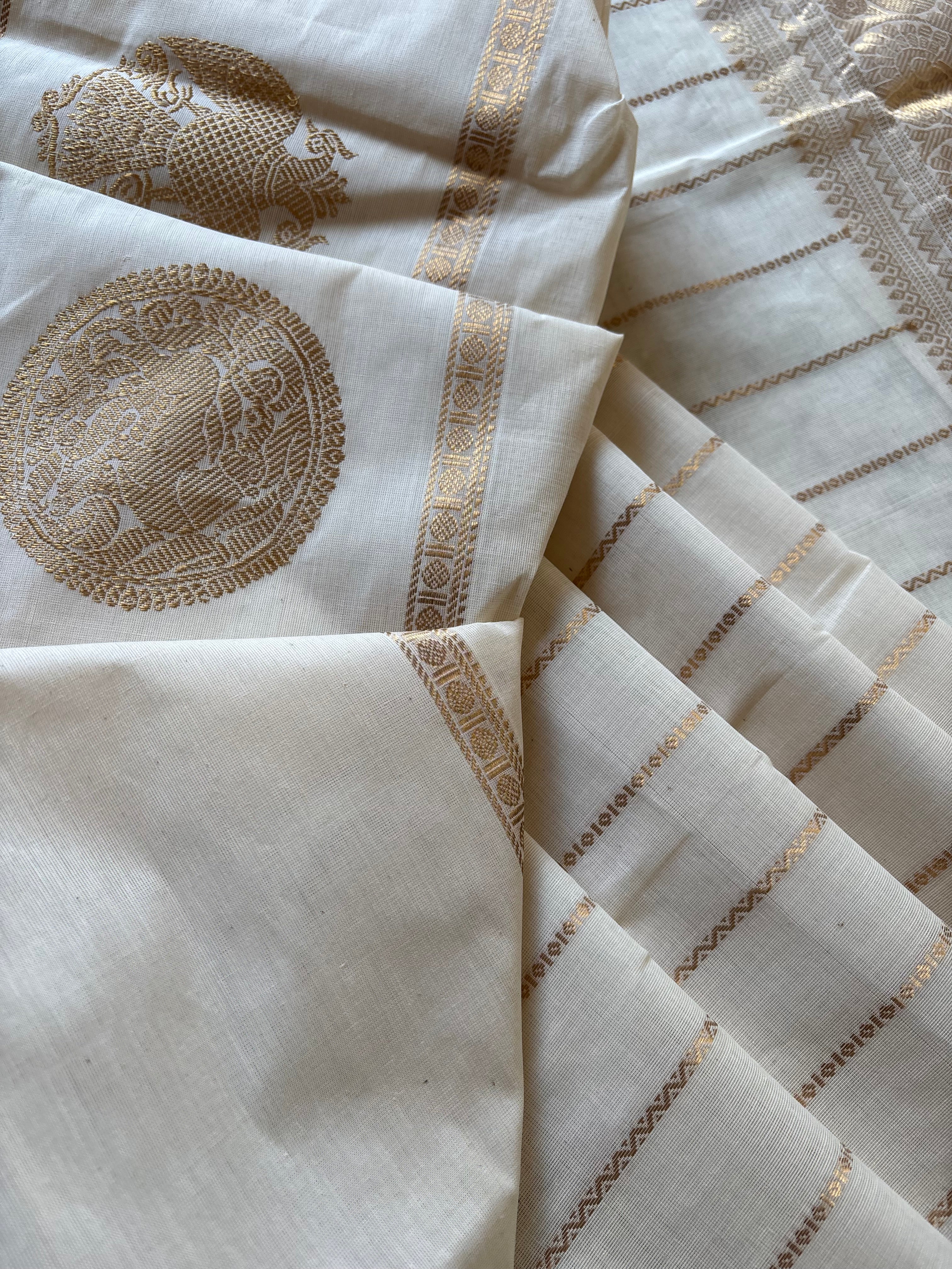 Handwoven Offwhite Gold Cotton Kanchipuram Saree