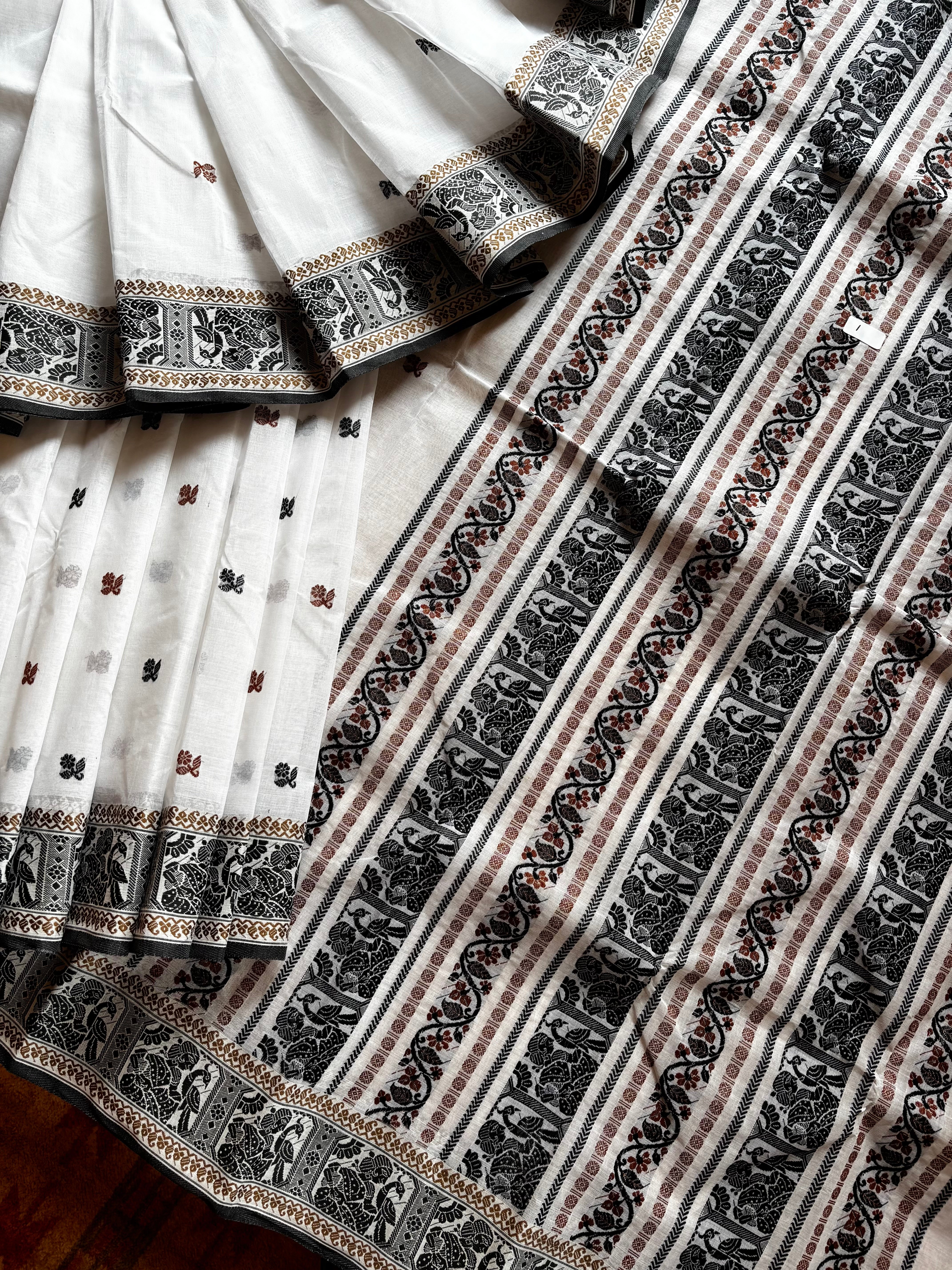 Handwoven White Cotton Baluchari Saree