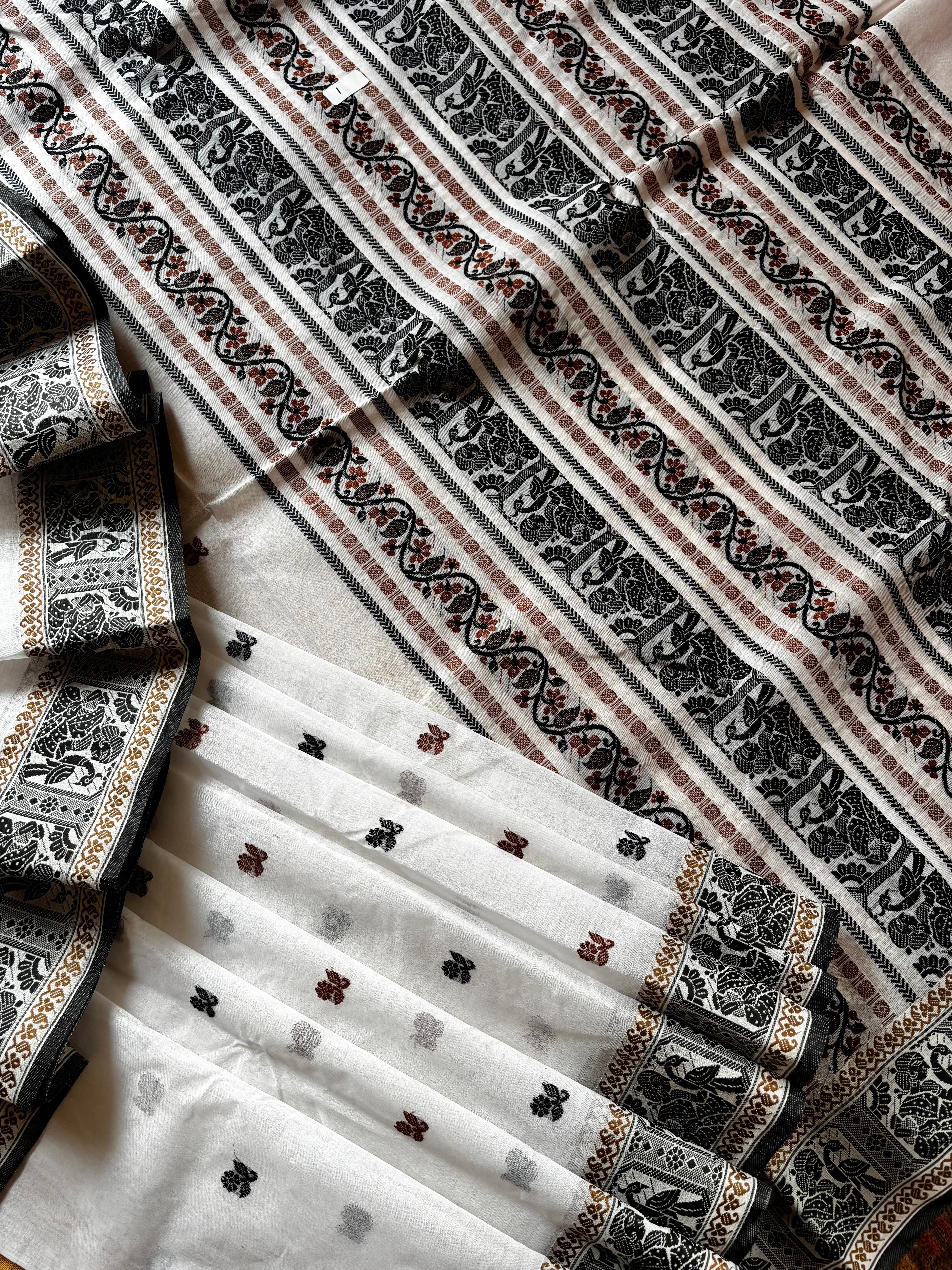 Handwoven White Cotton Baluchari Saree