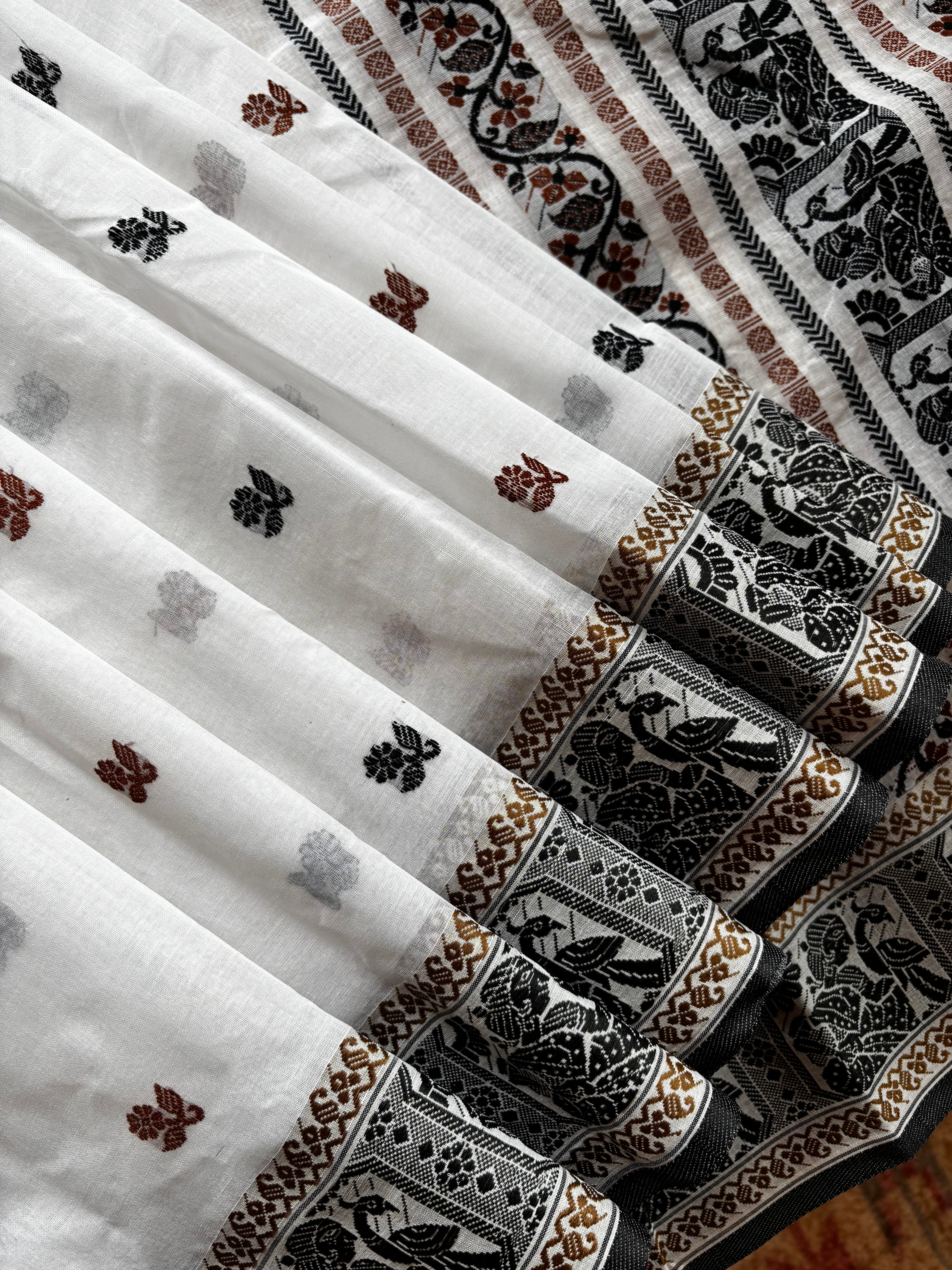 Handwoven White Cotton Baluchari Saree