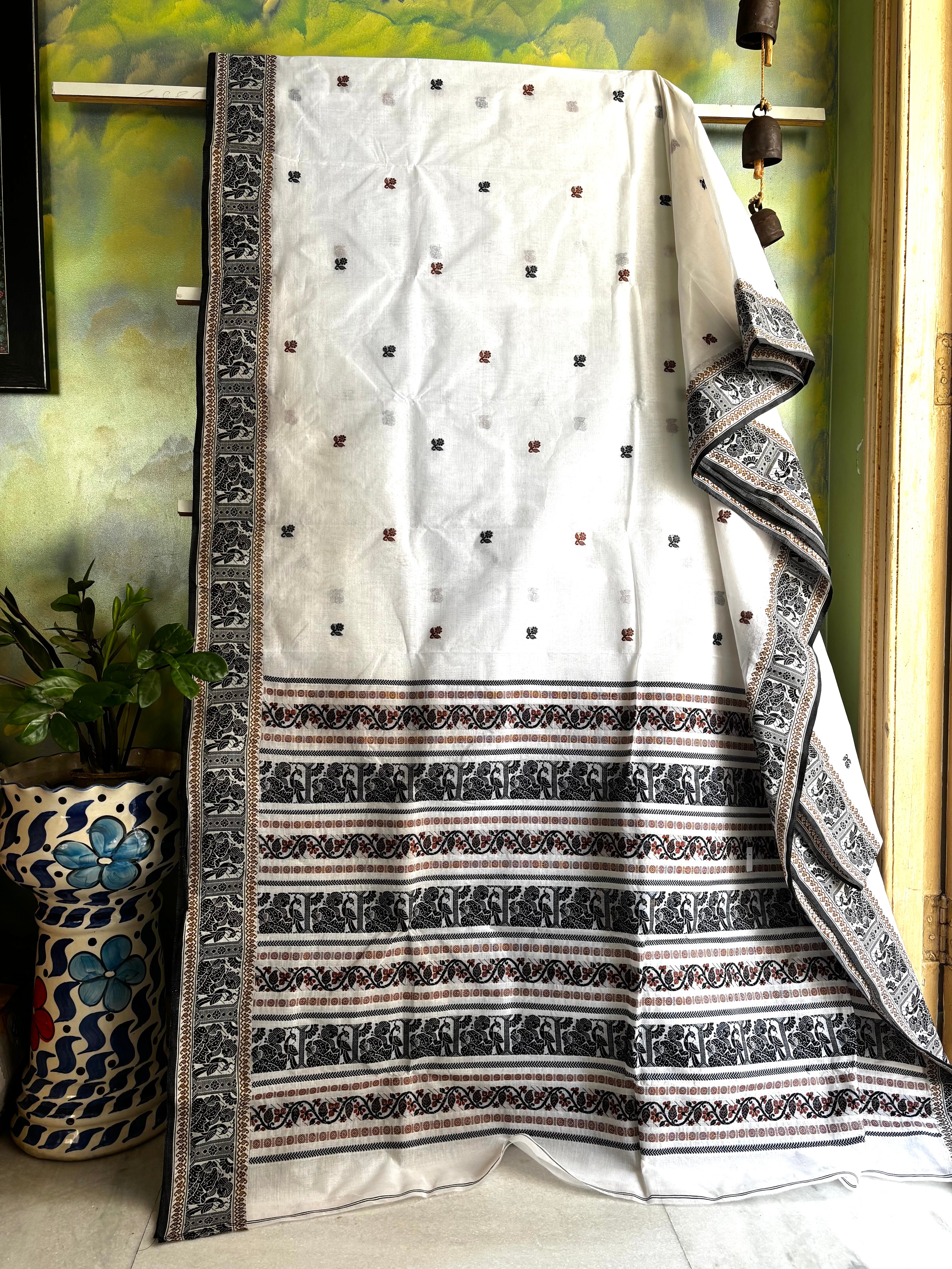 Handwoven White Cotton Baluchari Saree