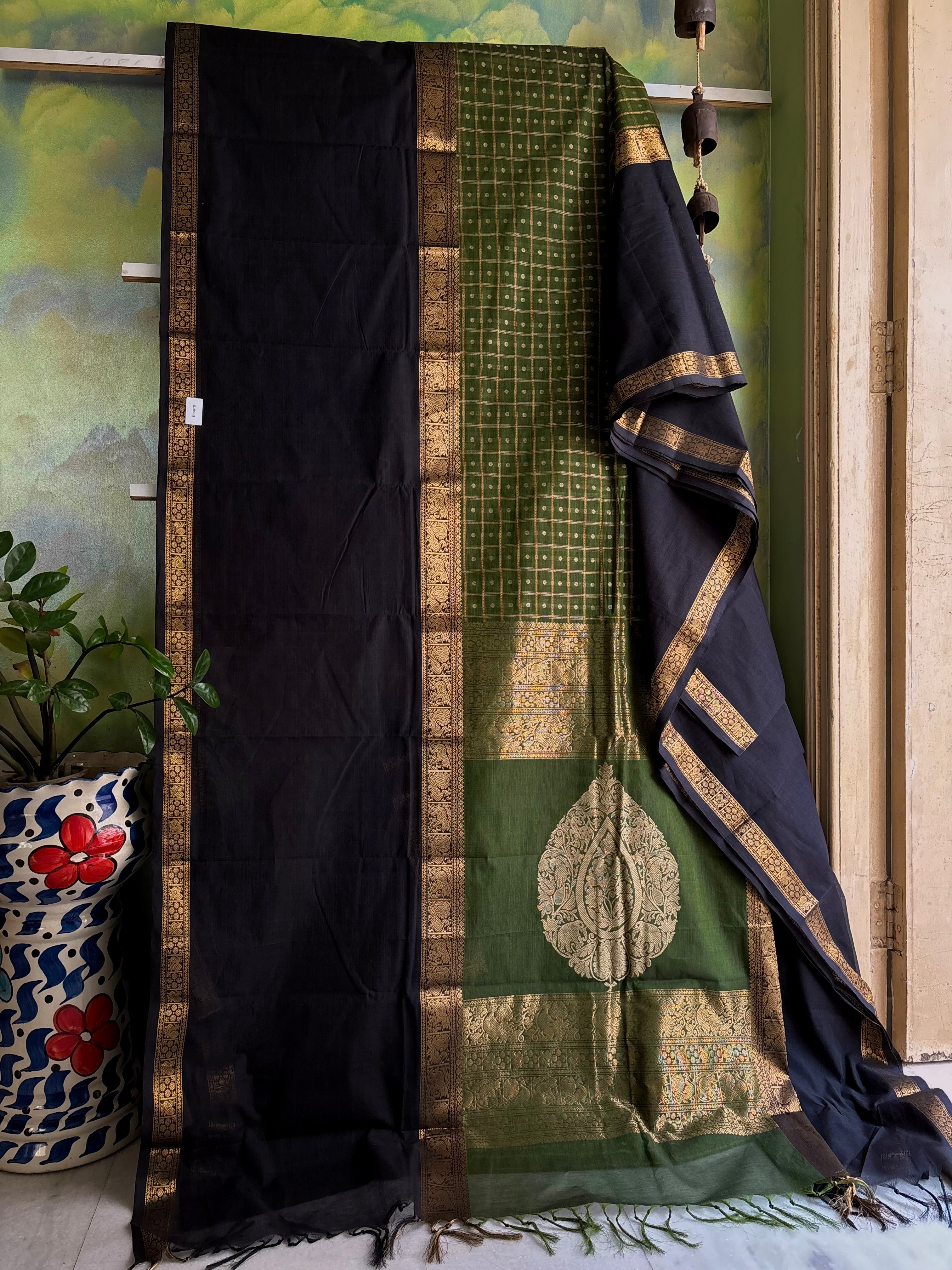 Handwoven Green Black Cotton Kanchipuram Saree