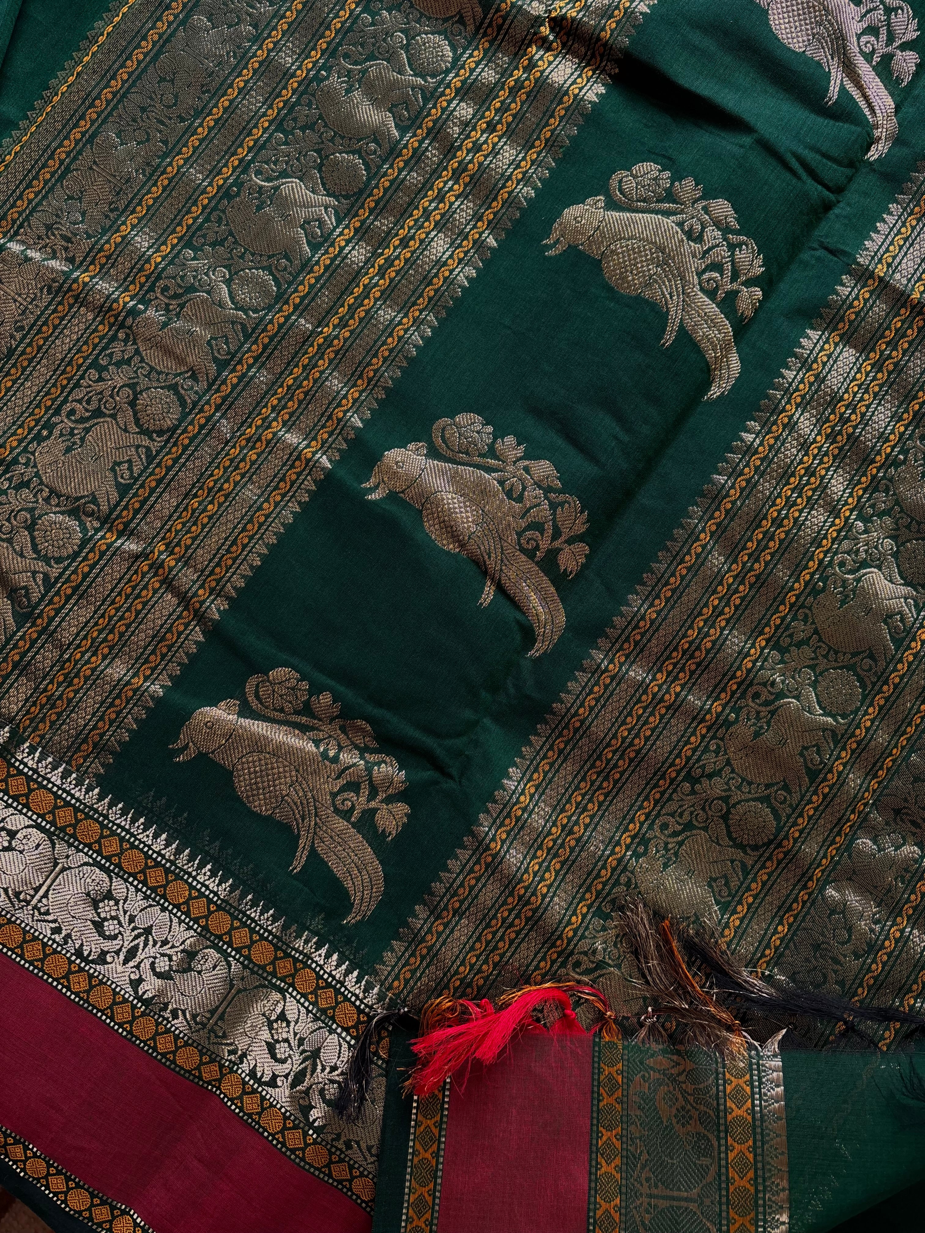 Handwoven Emerald Green Colour Cotton Kanchipuram Saree