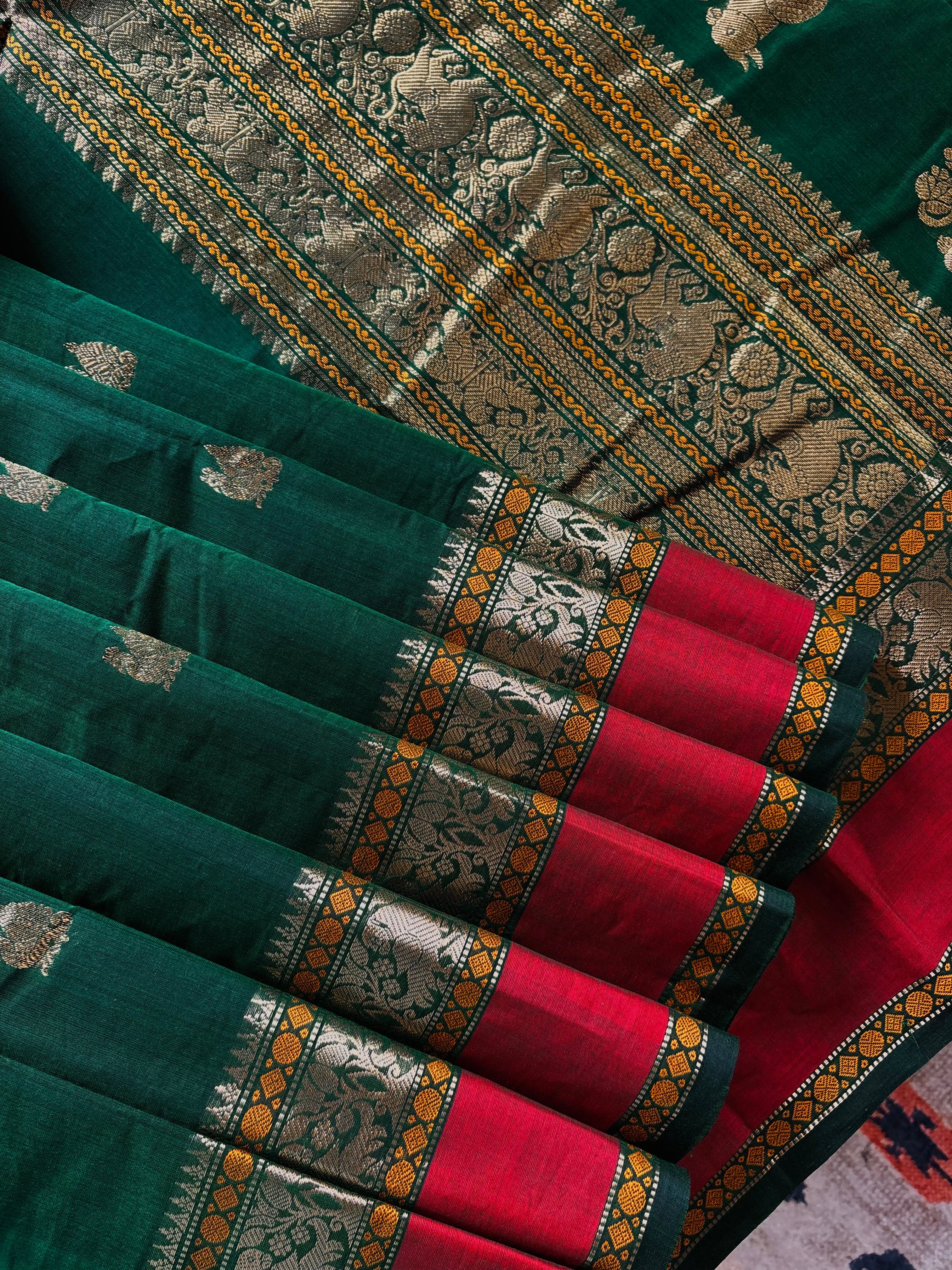 Handwoven Emerald Green Colour Cotton Kanchipuram Saree
