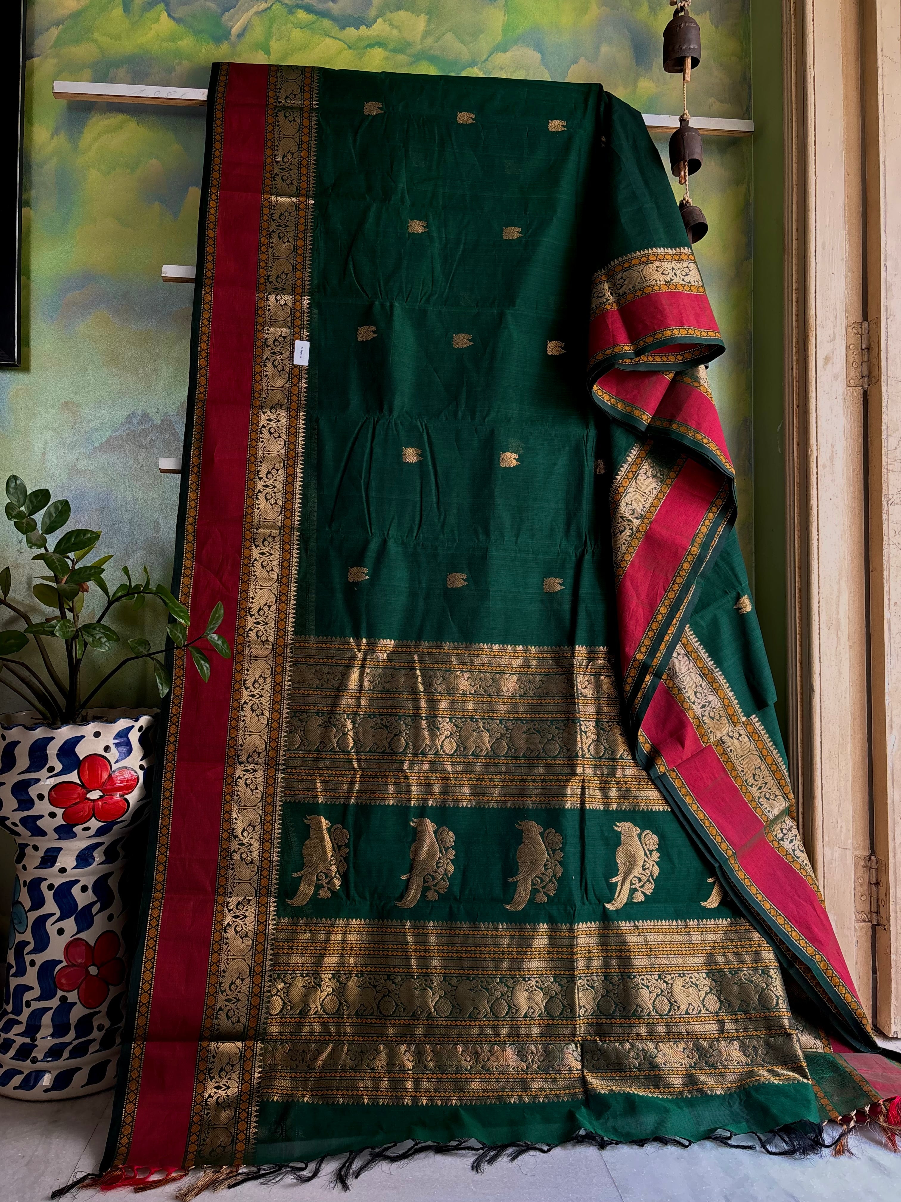 Handwoven Emerald Green Colour Cotton Kanchipuram Saree