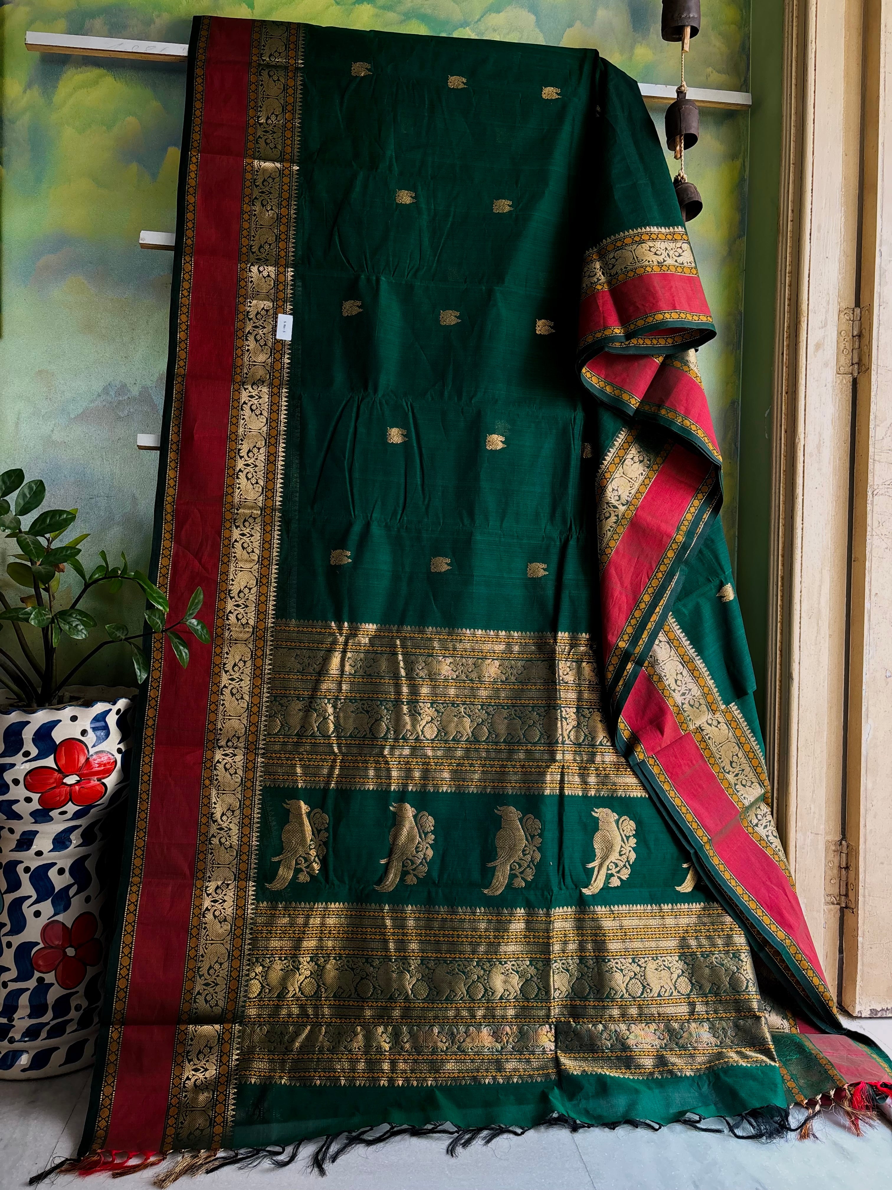 Handwoven Emerald Green Colour Cotton Kanchipuram Saree