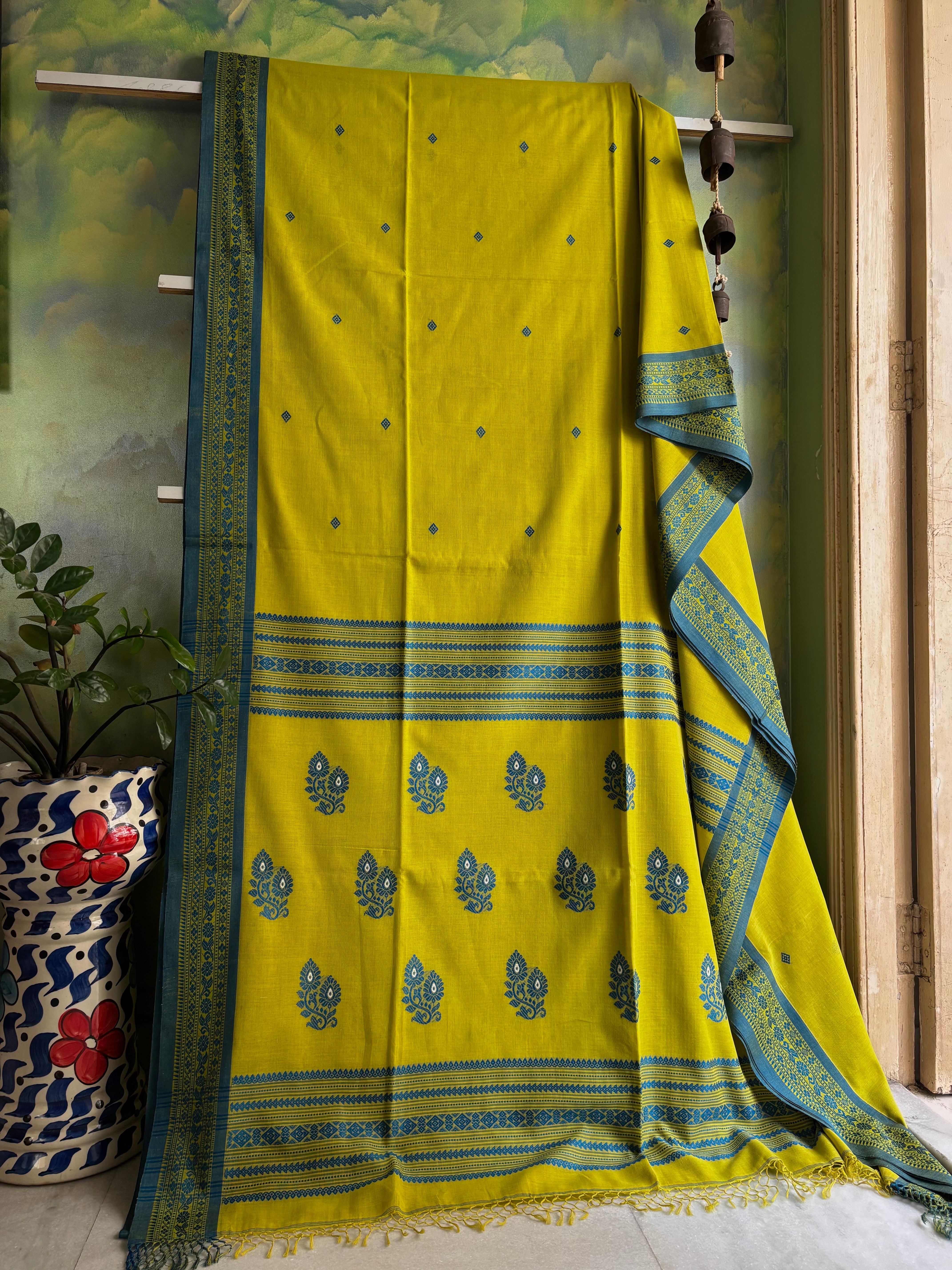 Handwoven Lime Green Colour Phulia Cotton Saree