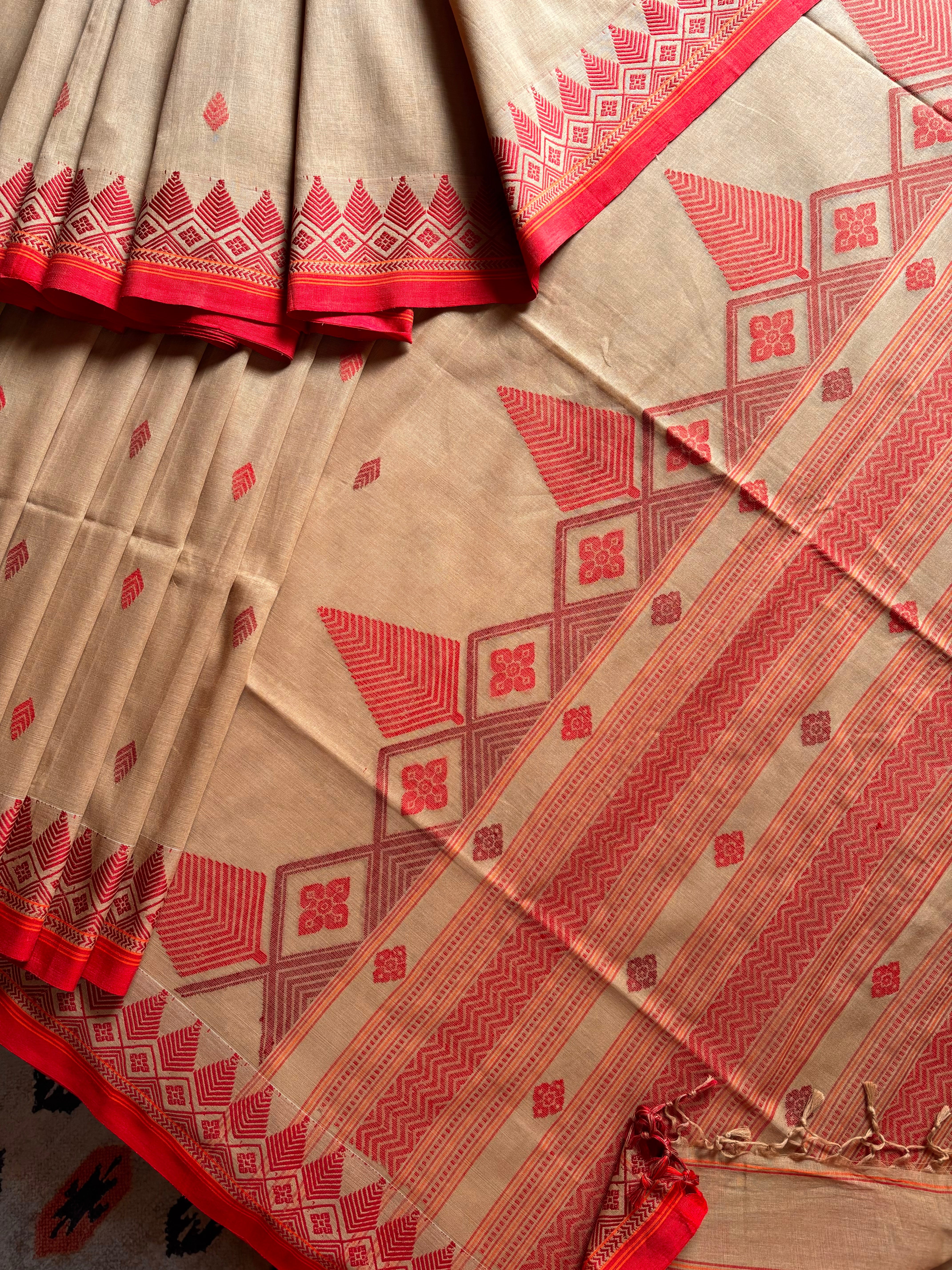 Handwoven Beige Red Colour Phulia Cotton Saree