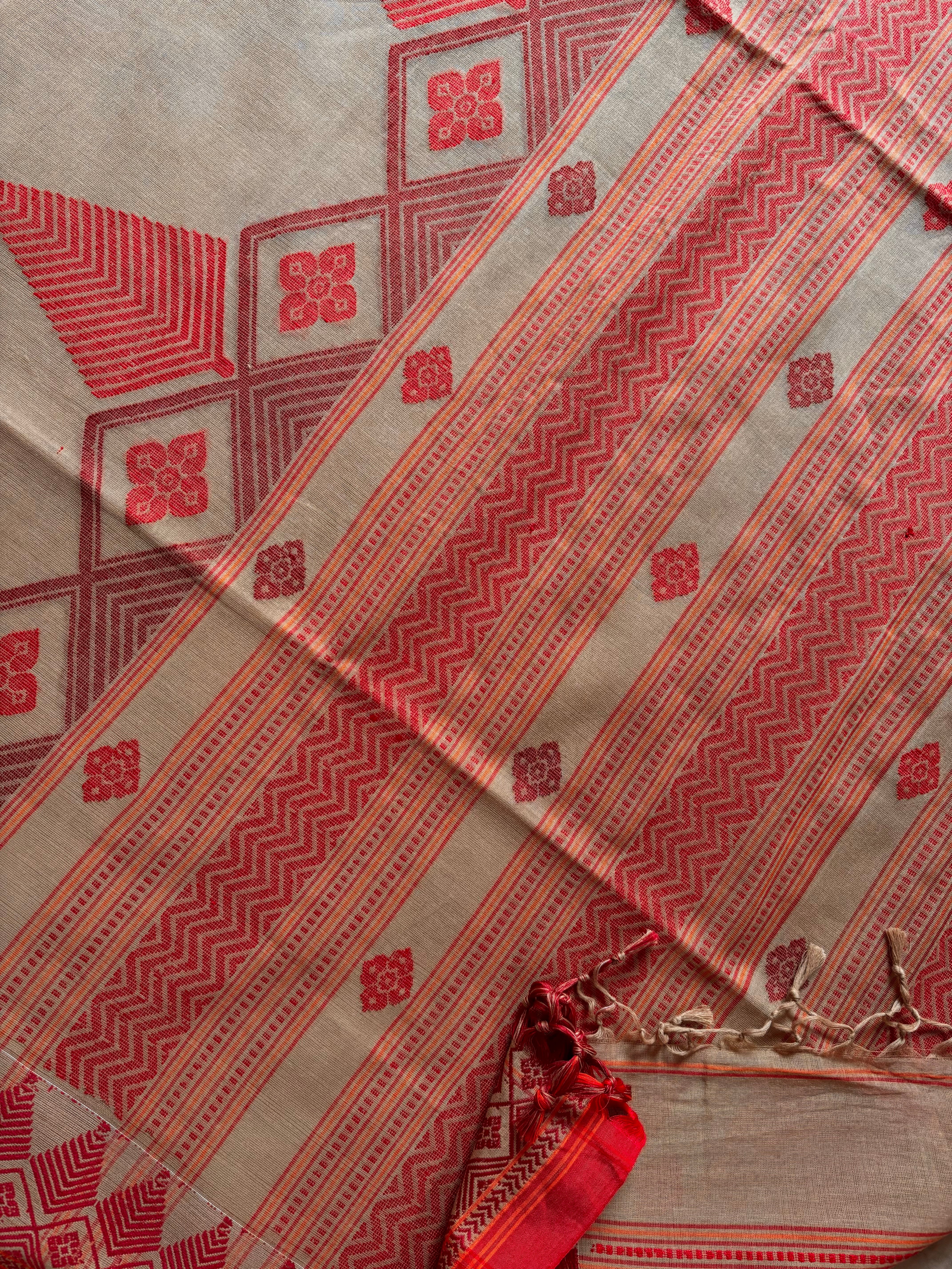 Handwoven Beige Red Colour Phulia Cotton Saree