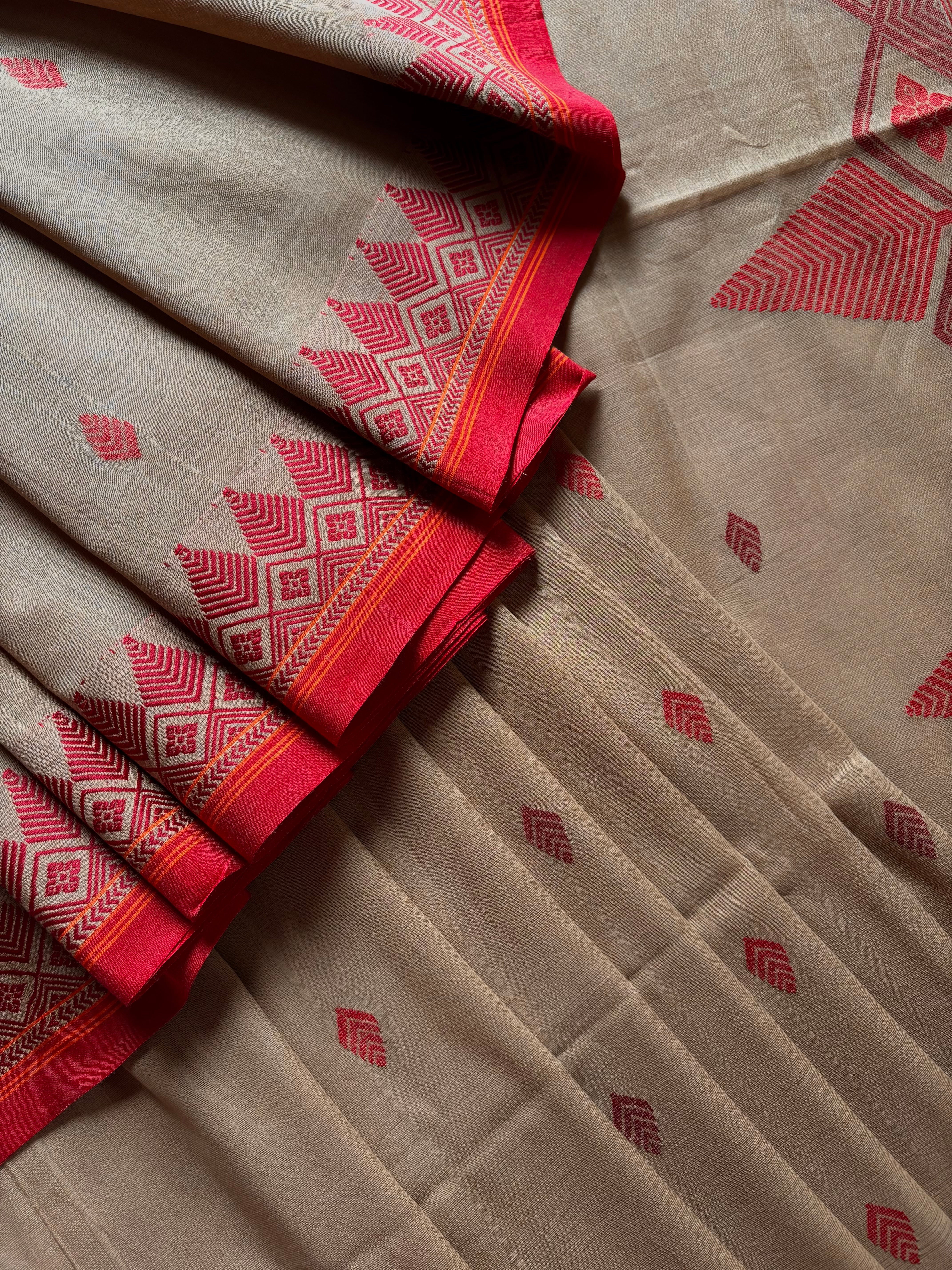 Handwoven Beige Red Colour Phulia Cotton Saree