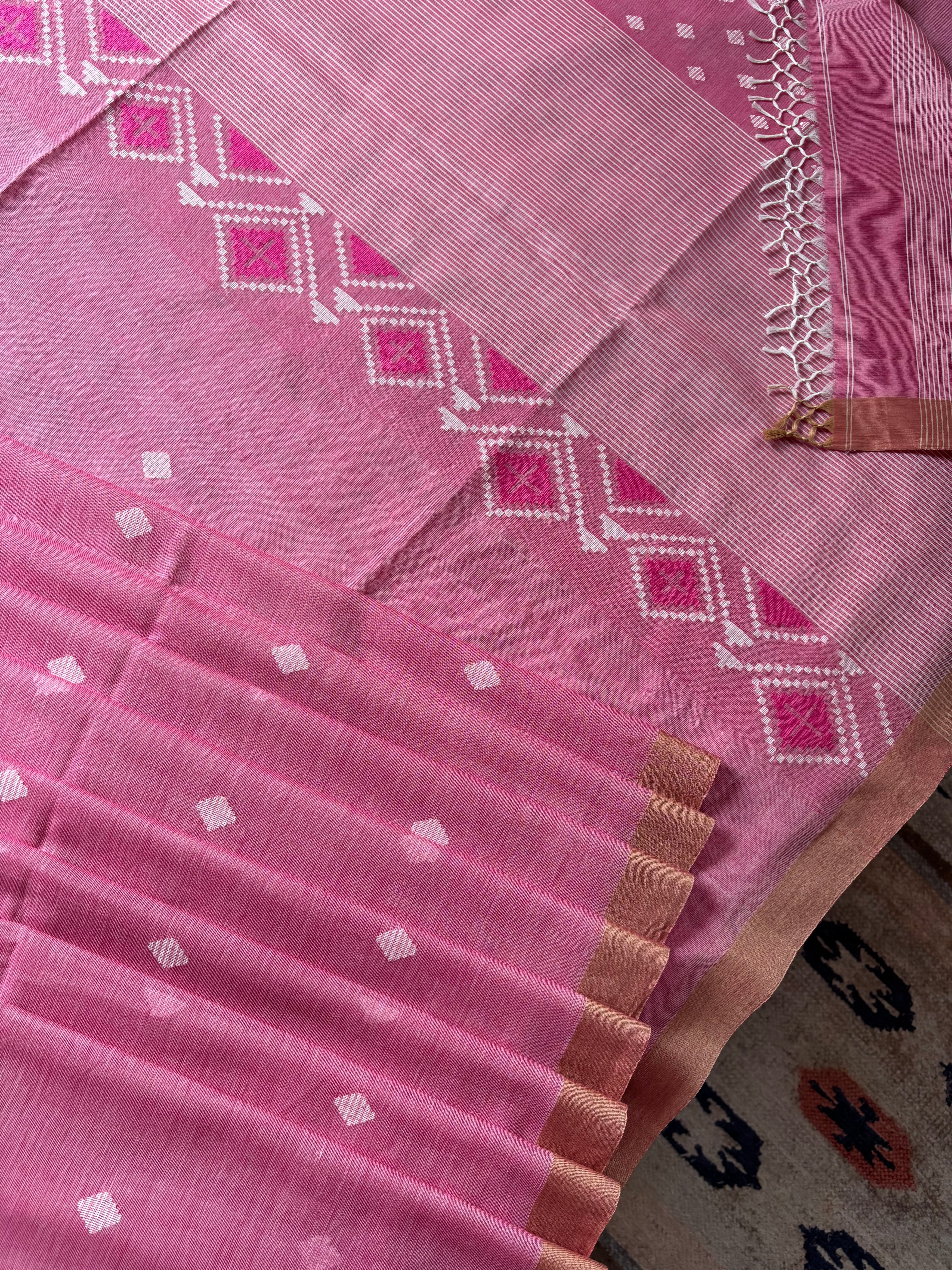 Handwoven Light Pink Cotton Jamdani Saree