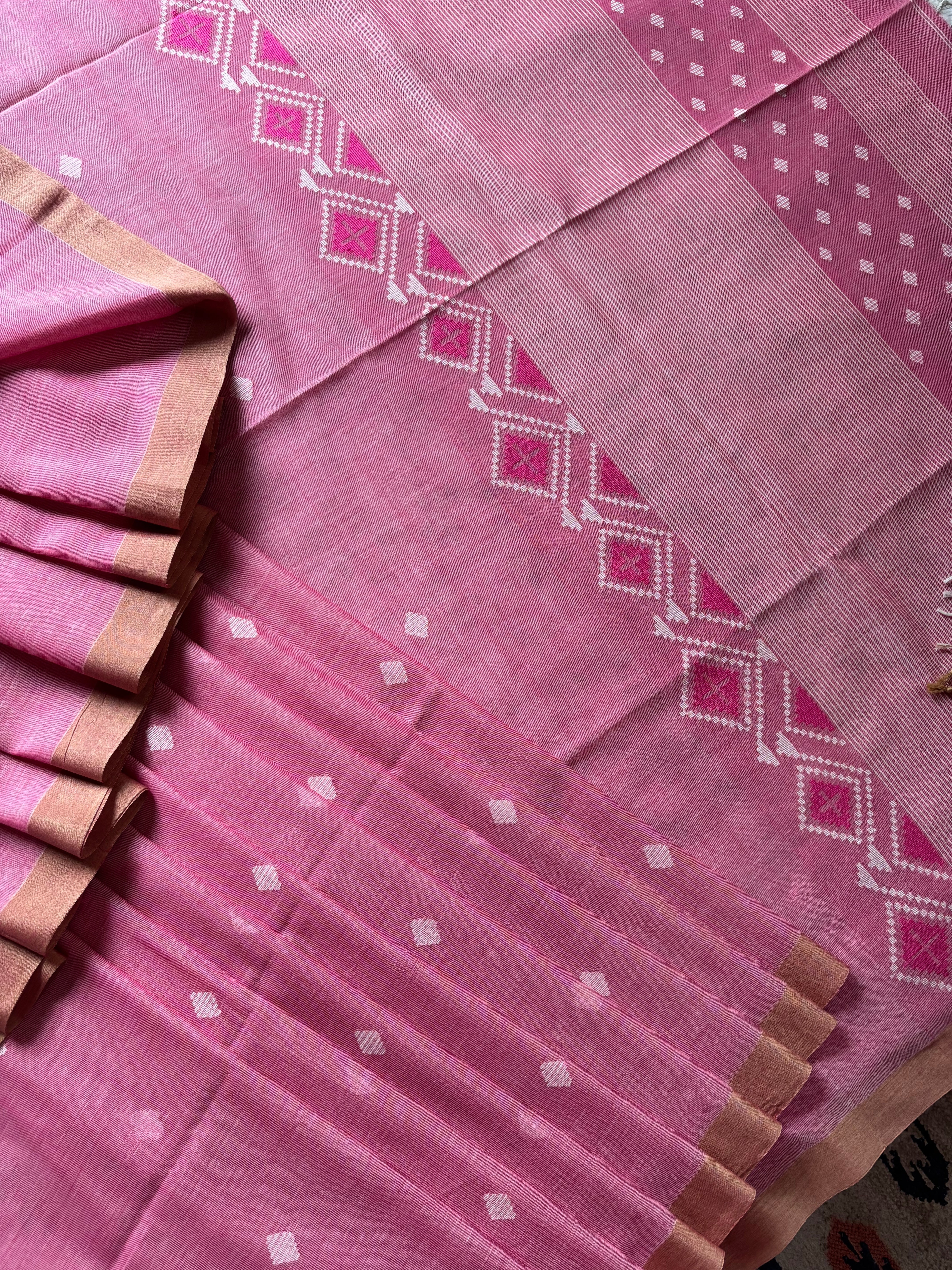 Handwoven Light Pink Cotton Jamdani Saree