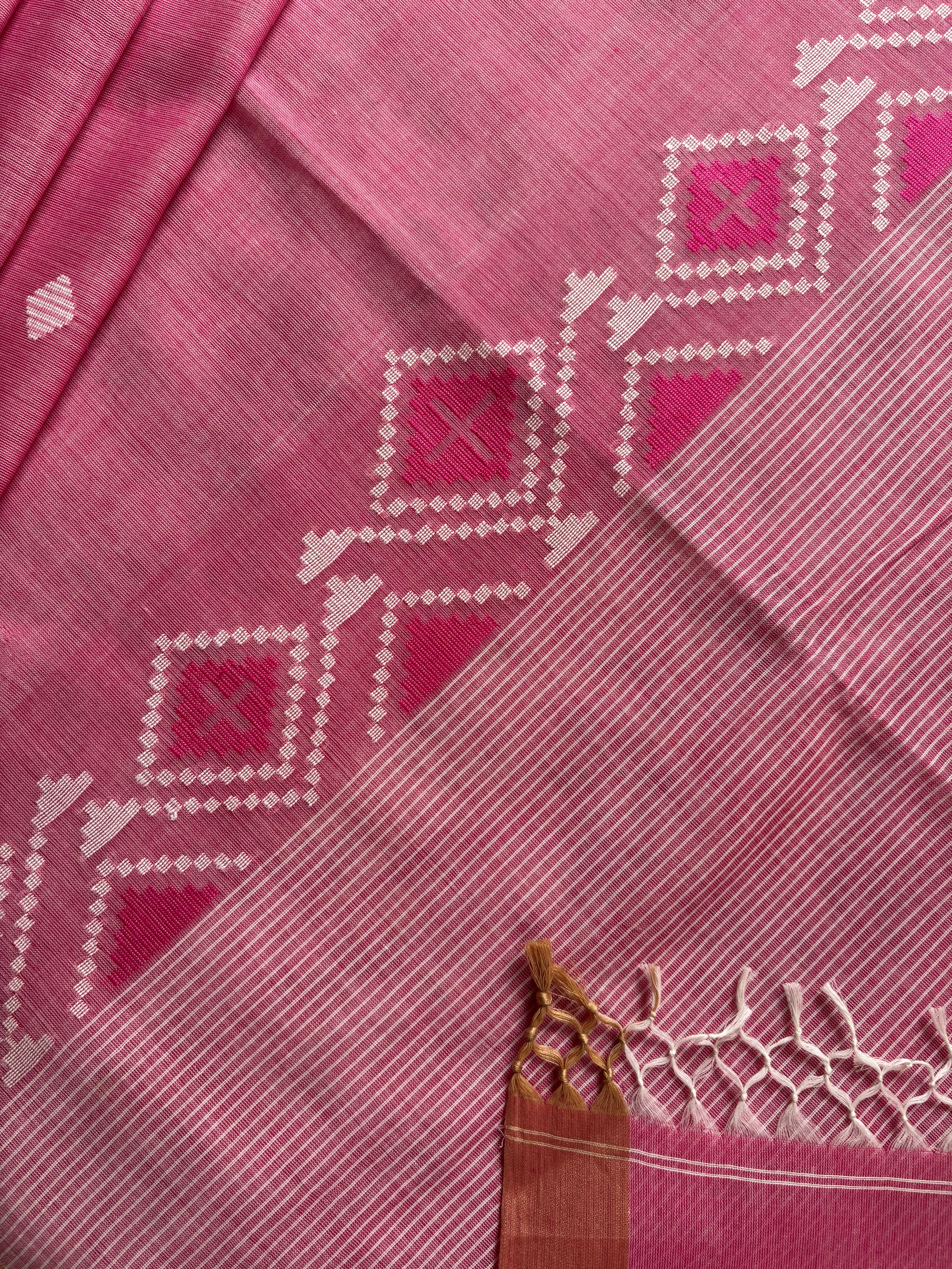 Handwoven Light Pink Cotton Jamdani Saree
