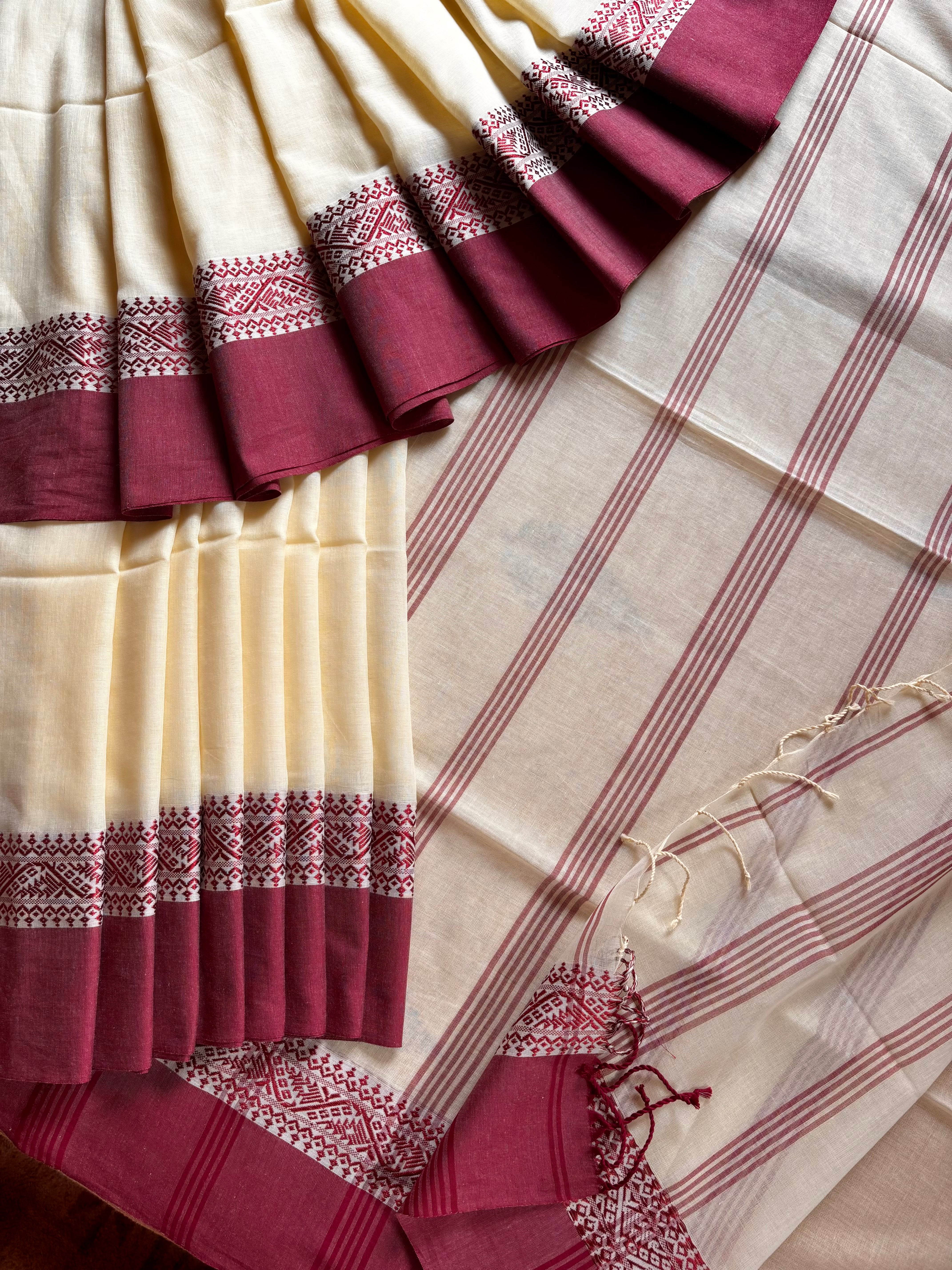Handwoven Cream Colour Phulia Cotton Saree