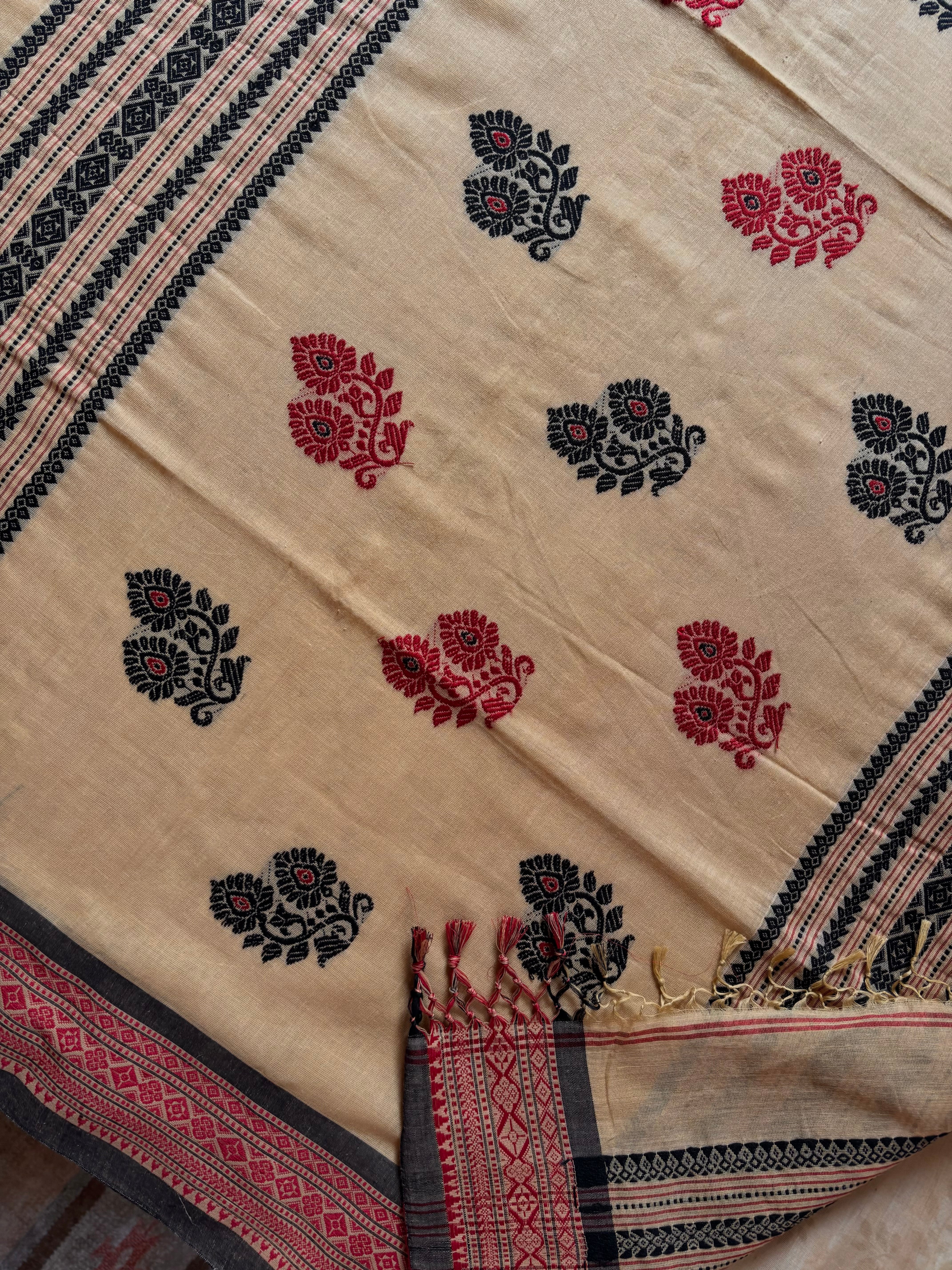 Handwoven Beige Red Black Colour Phulia Cotton Saree
