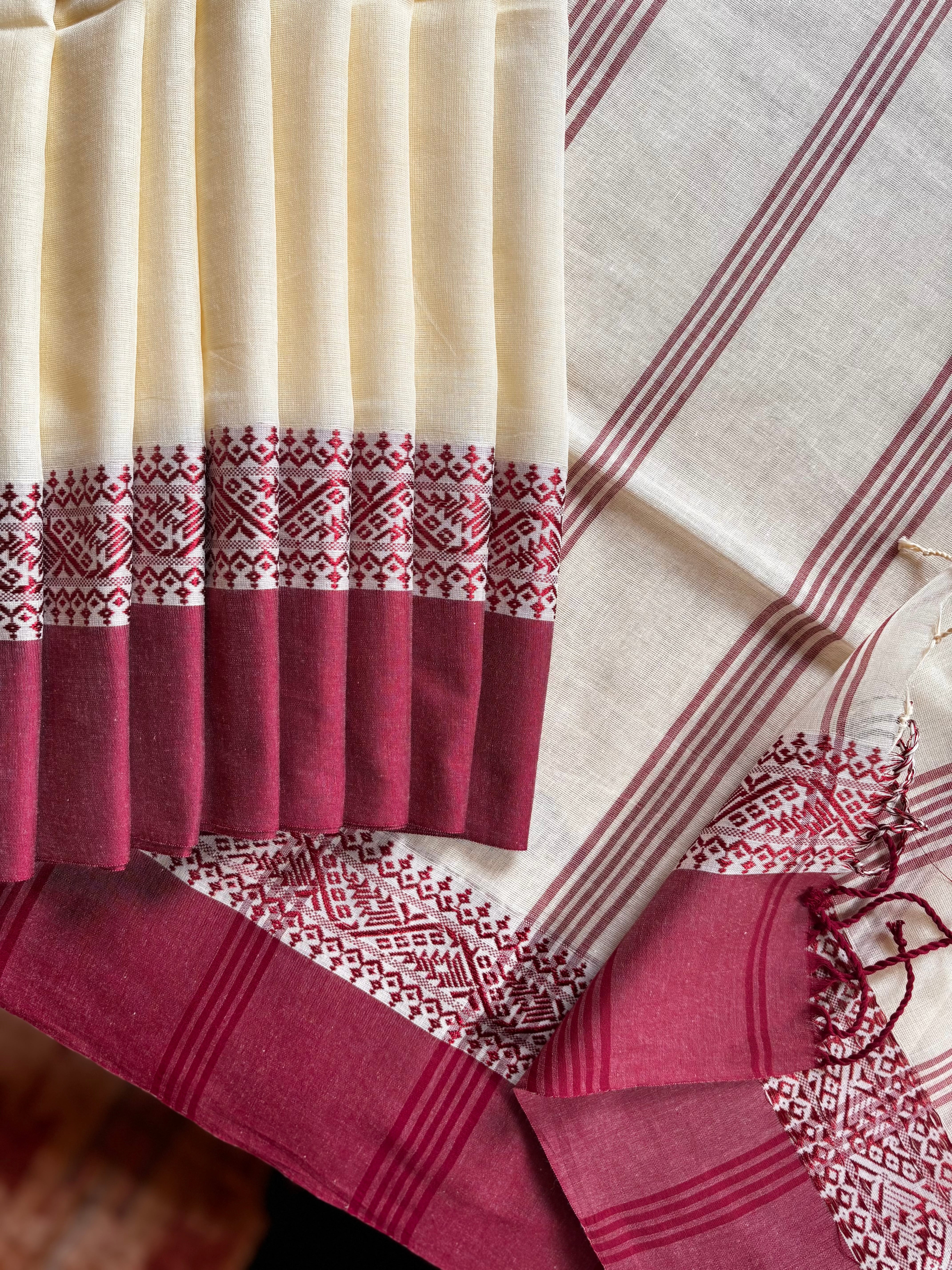 Handwoven Cream Colour Phulia Cotton Saree