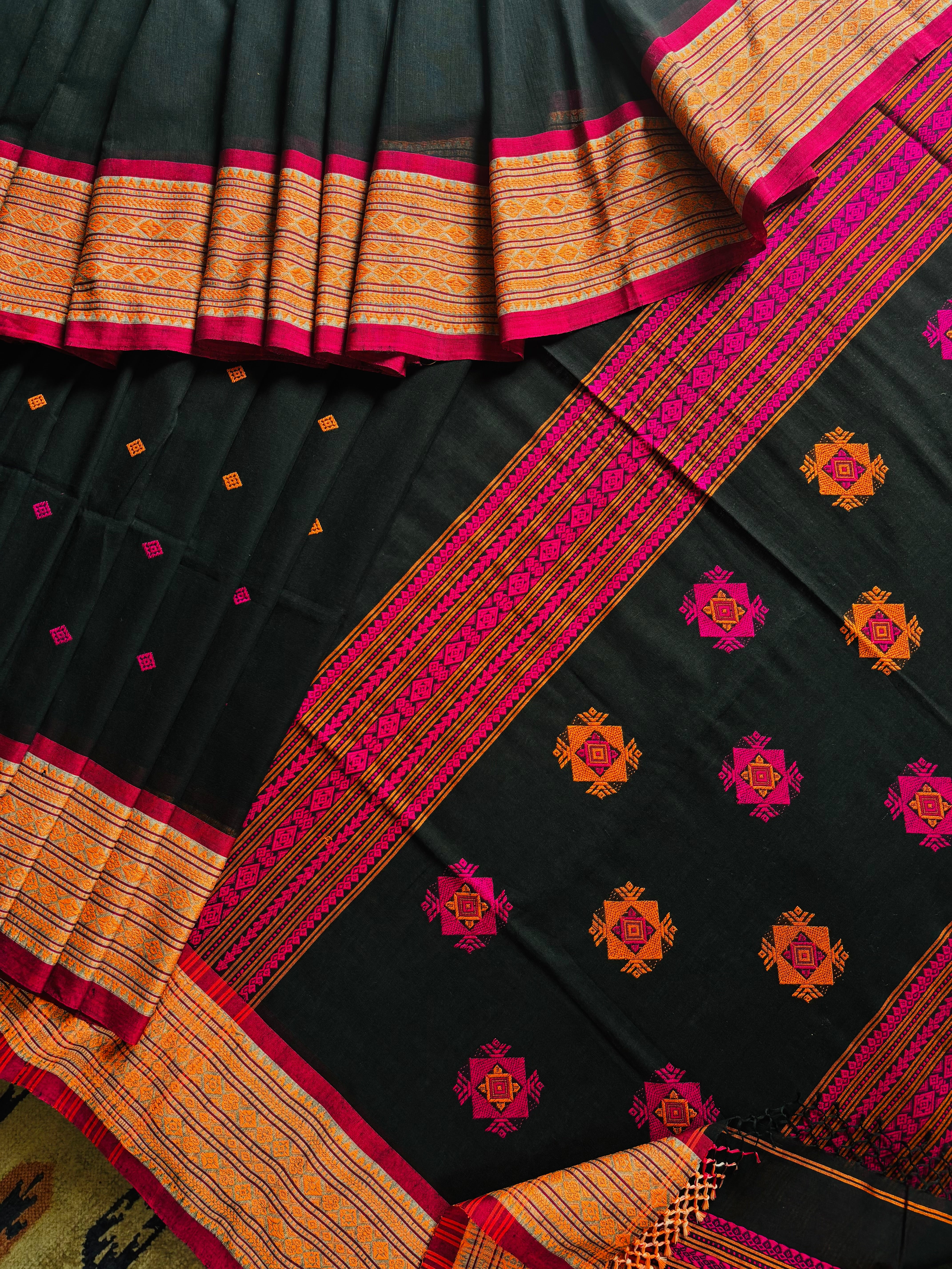 Handwoven Black Colour Phulia Cotton Saree