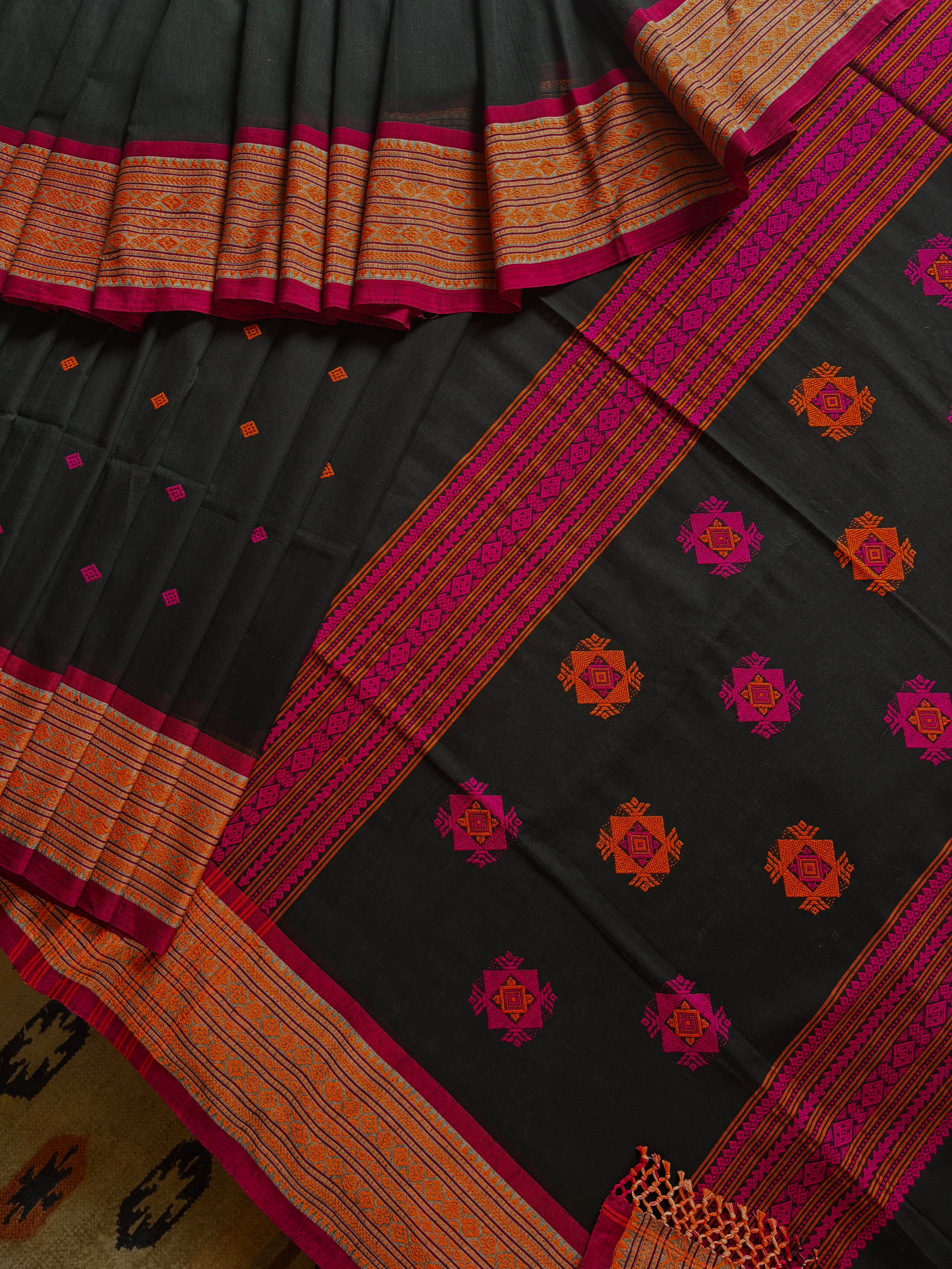 Handwoven Black Colour Phulia Cotton Saree