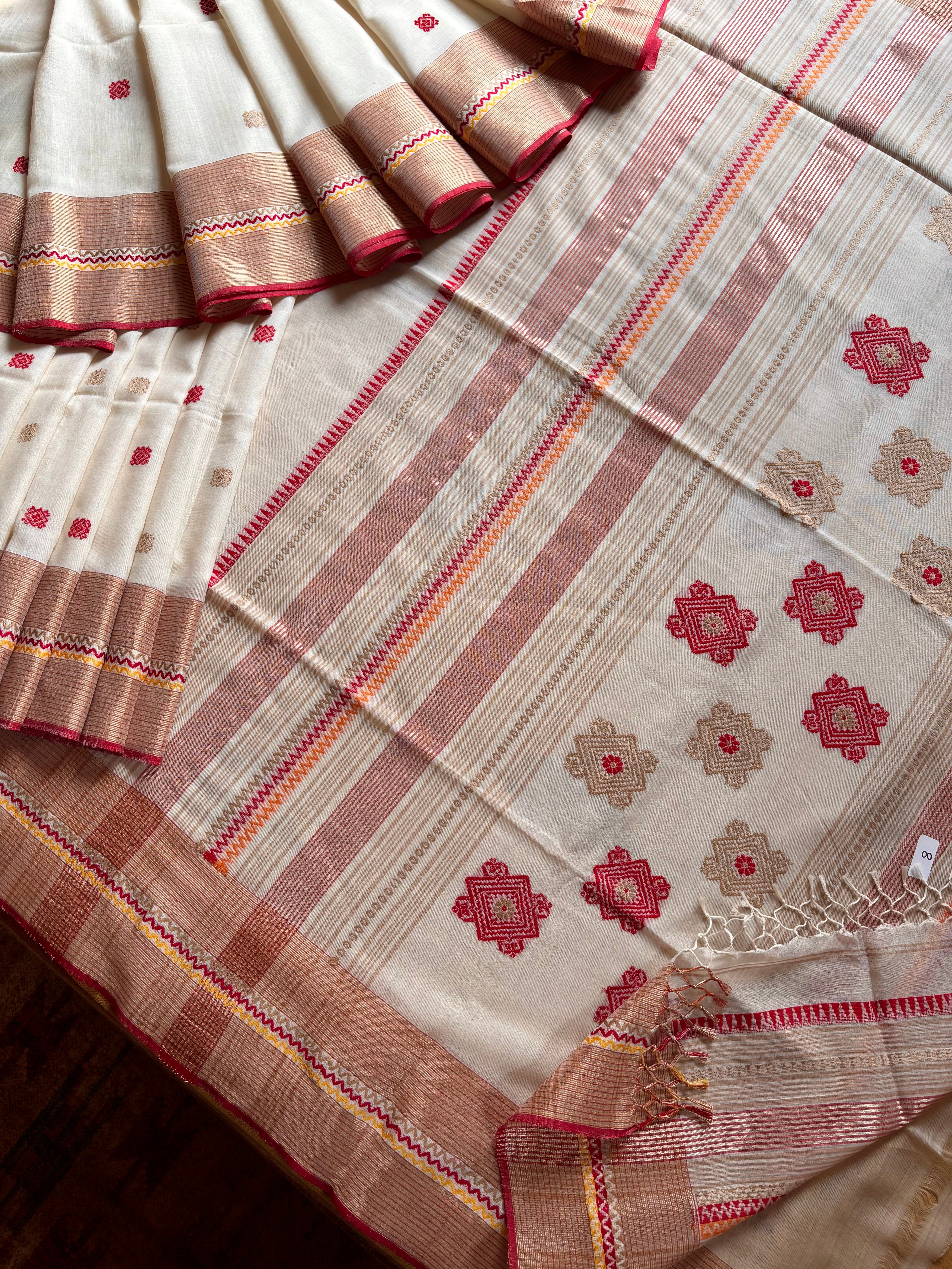 Handwoven Offwhite Red Phulia Cotton Saree