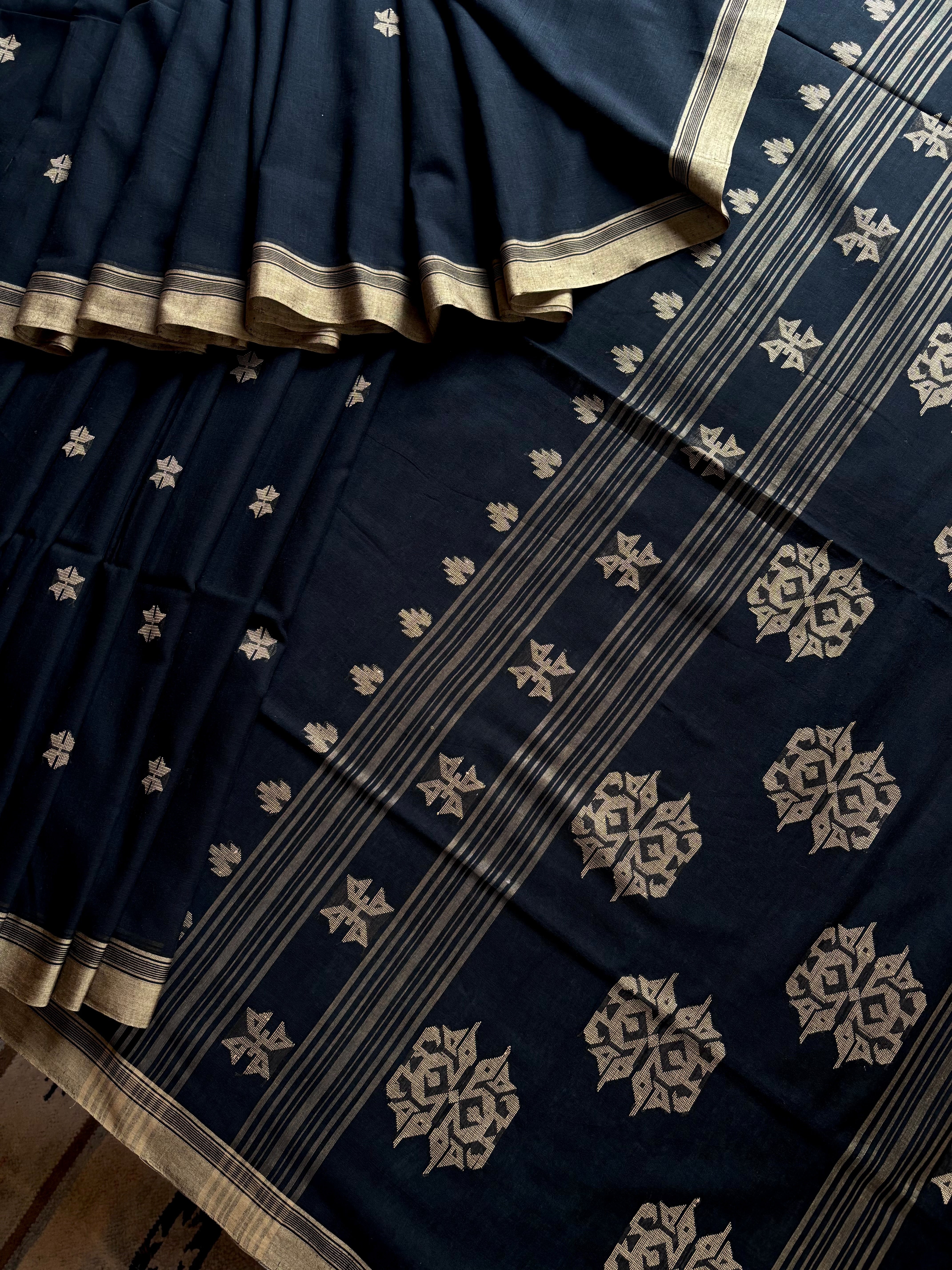 Handwoven Black Beige Cotton Jamdani Saree