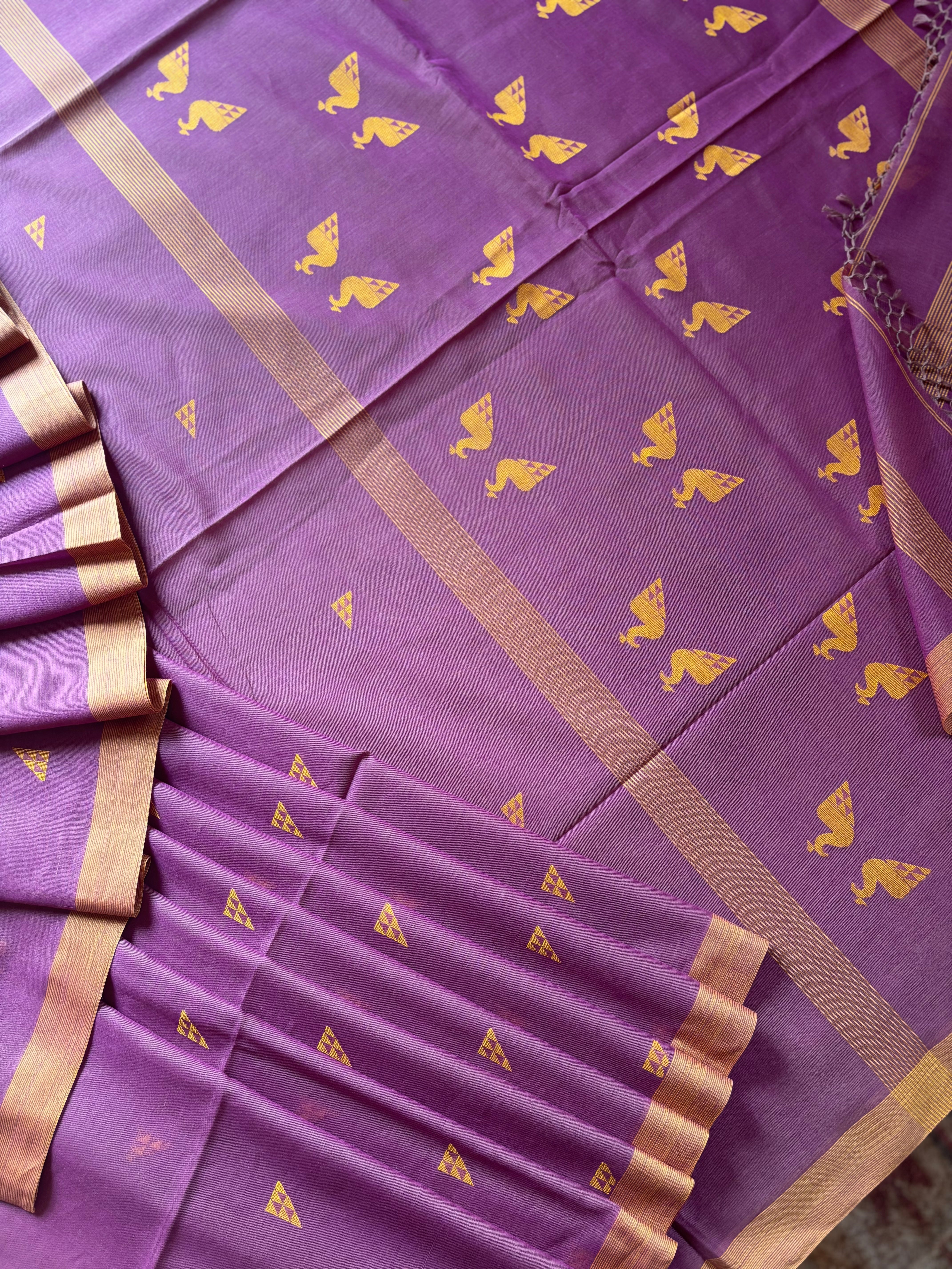 Handwoven Dual Toned Pink Colour Cotton Jamdani Saree