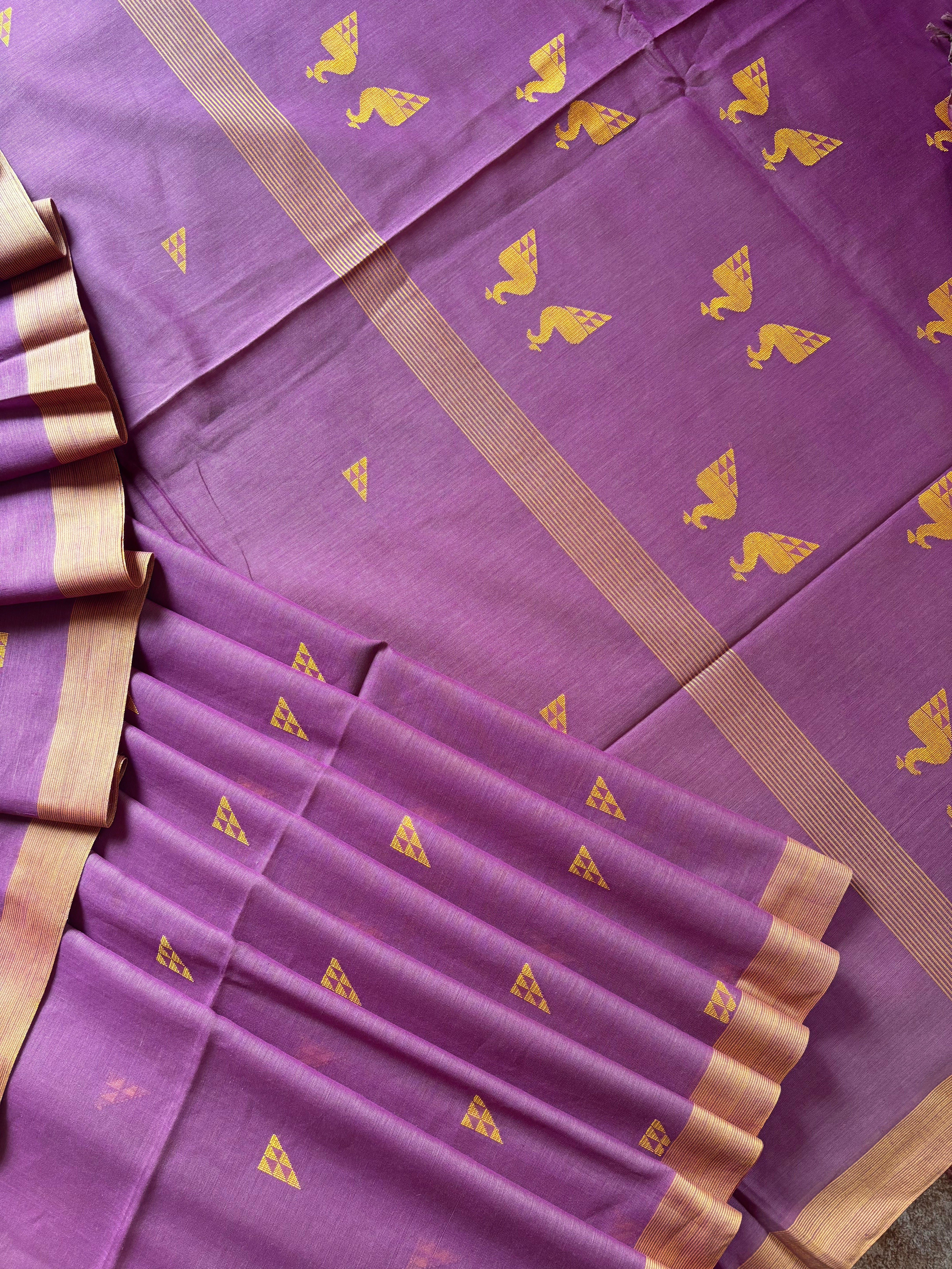 Handwoven Dual Toned Pink Colour Cotton Jamdani Saree