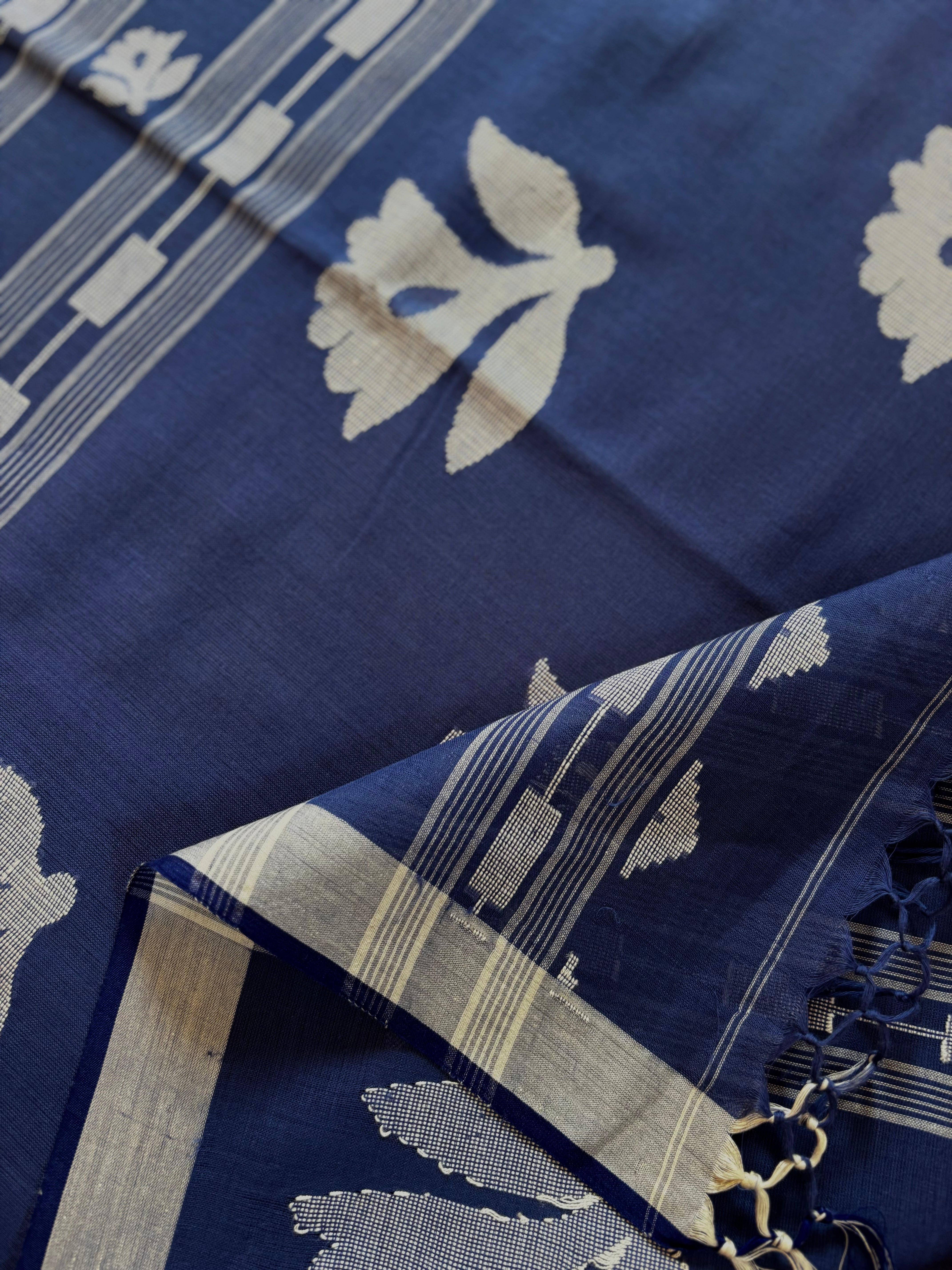 Handwoven Blue Colour Cotton Jamdani Saree