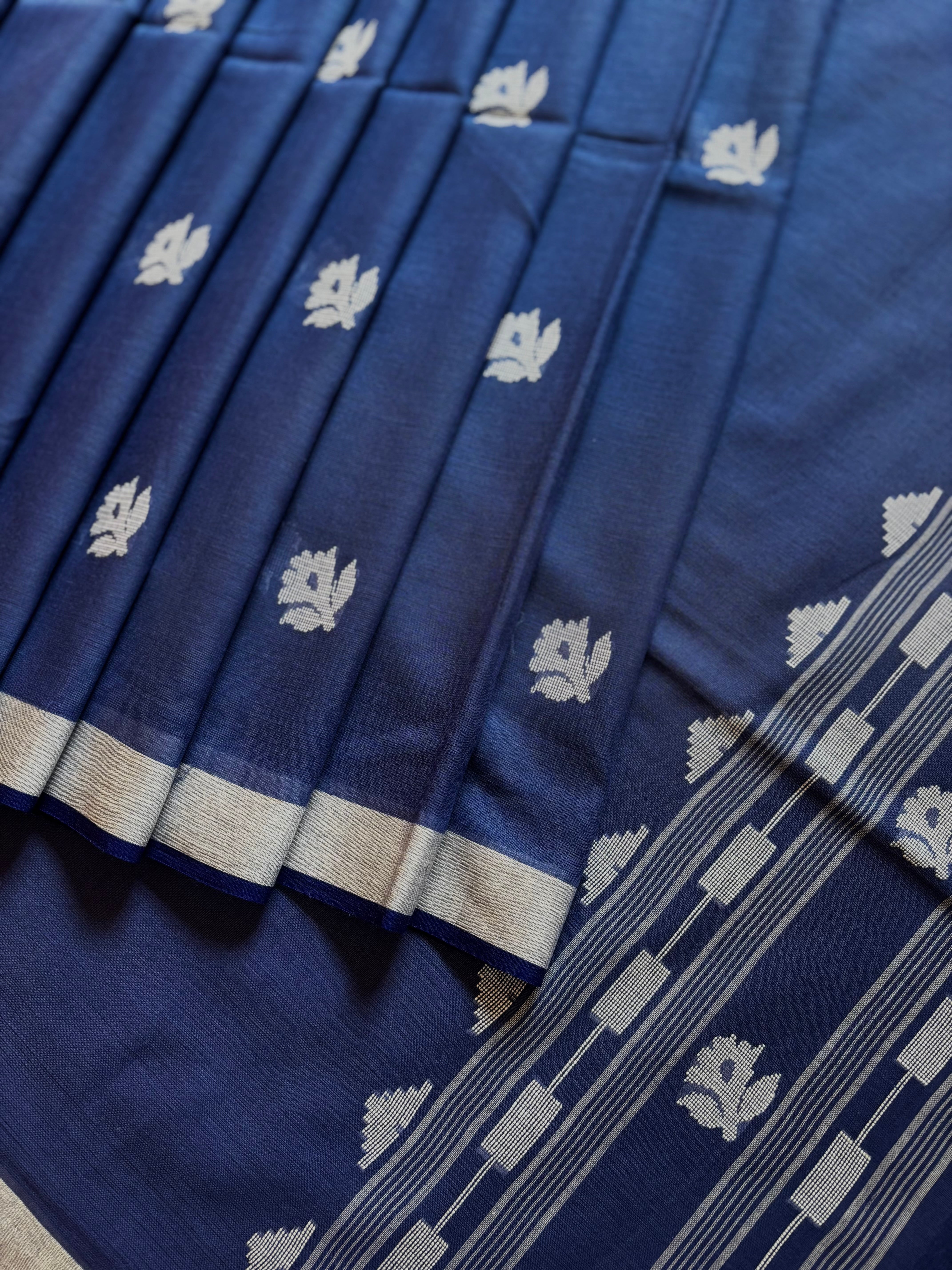 Handwoven Blue Colour Cotton Jamdani Saree