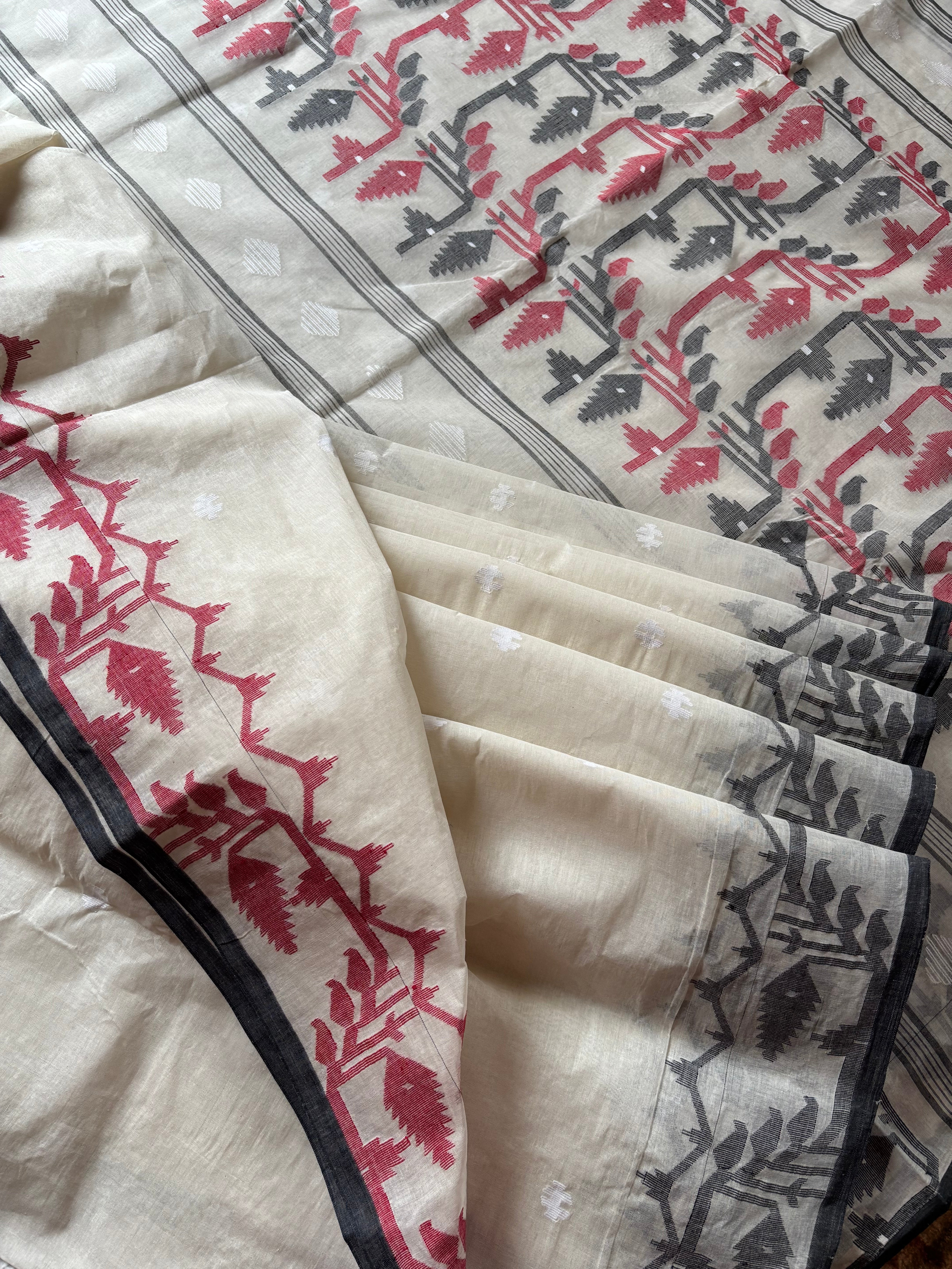 Handwoven Offwhite Cotton Jamdani Saree