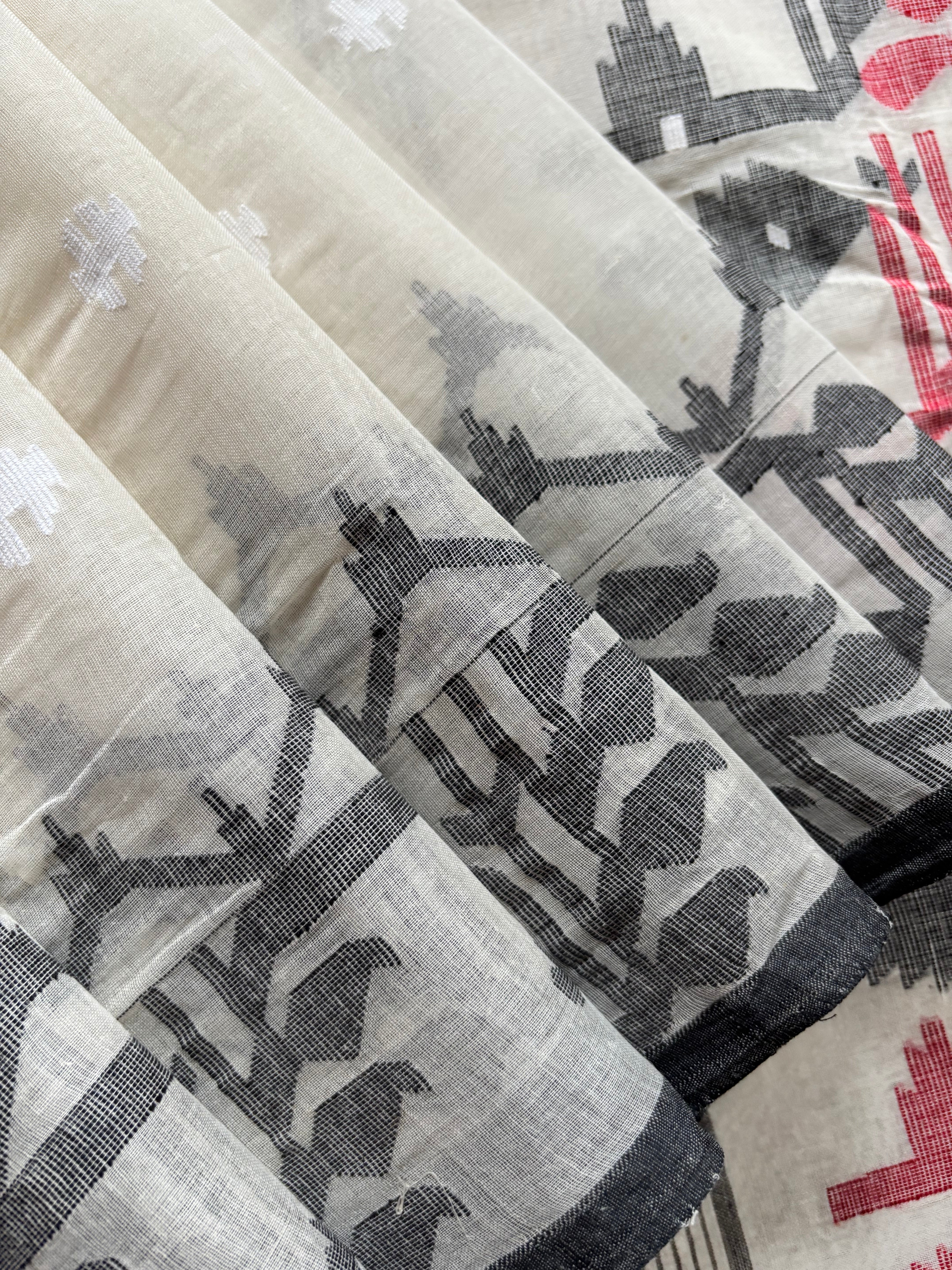 Handwoven Offwhite Cotton Jamdani Saree